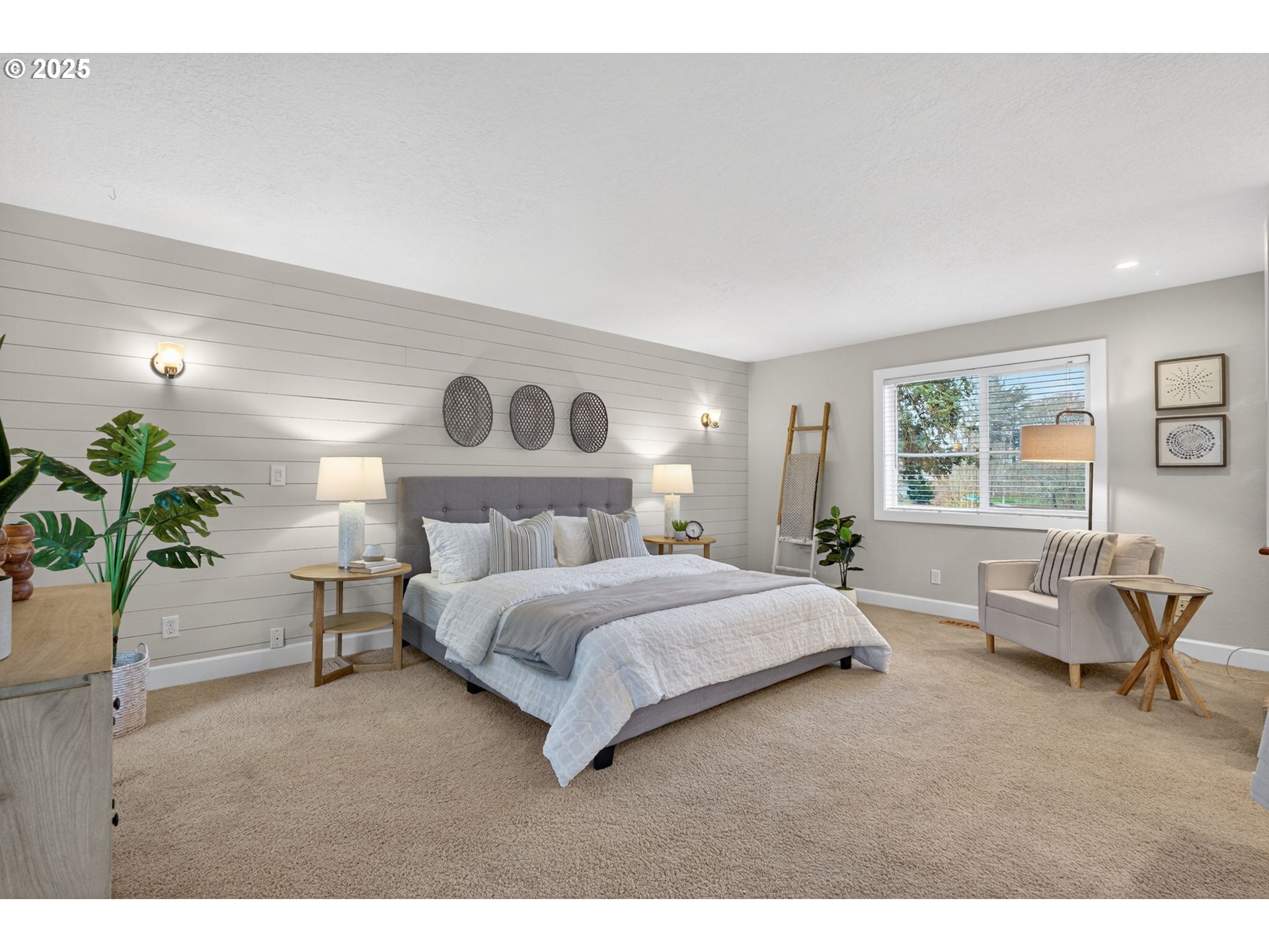 1480 SW HILLDALE AVE