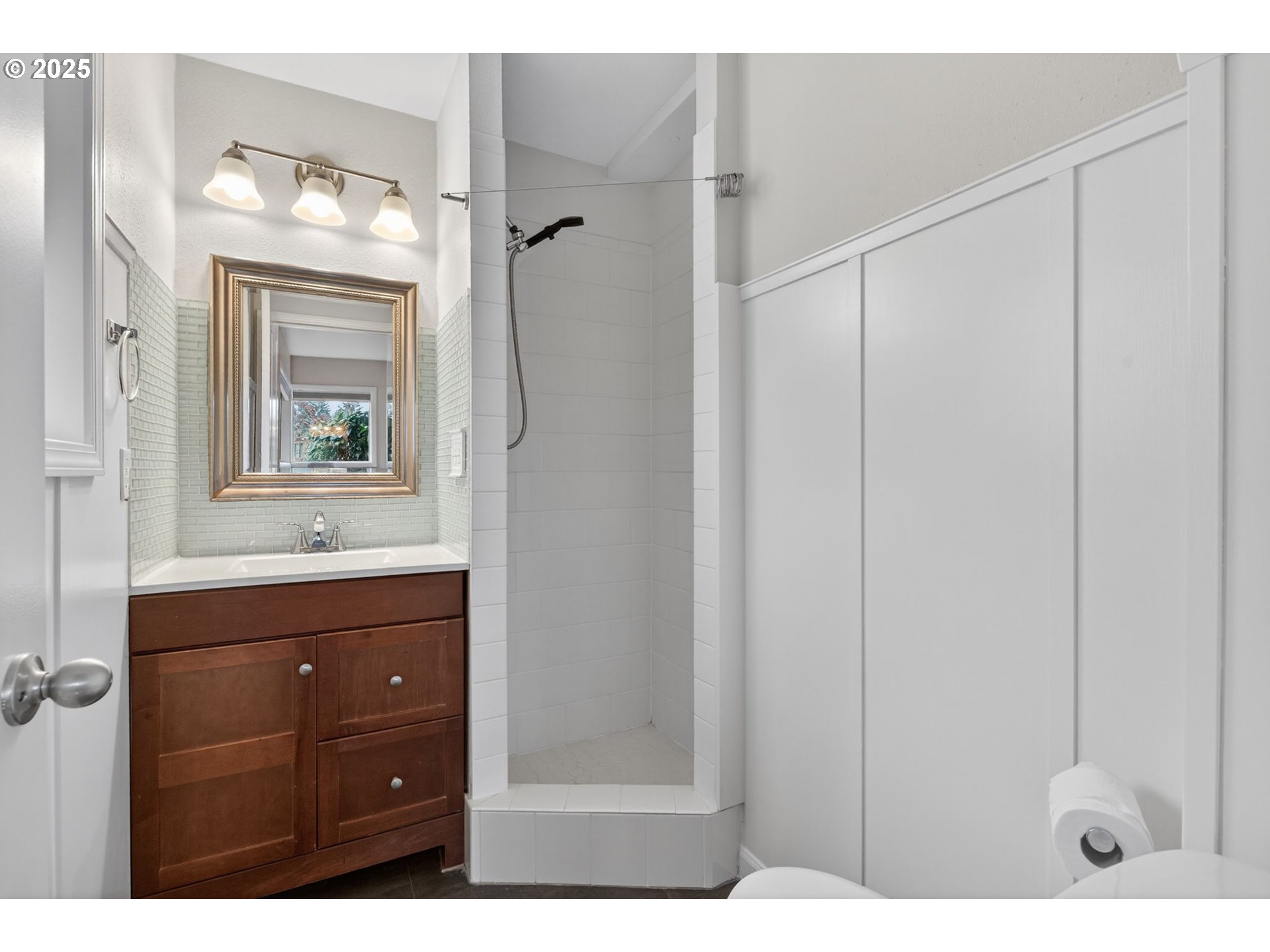 1480 SW HILLDALE AVE