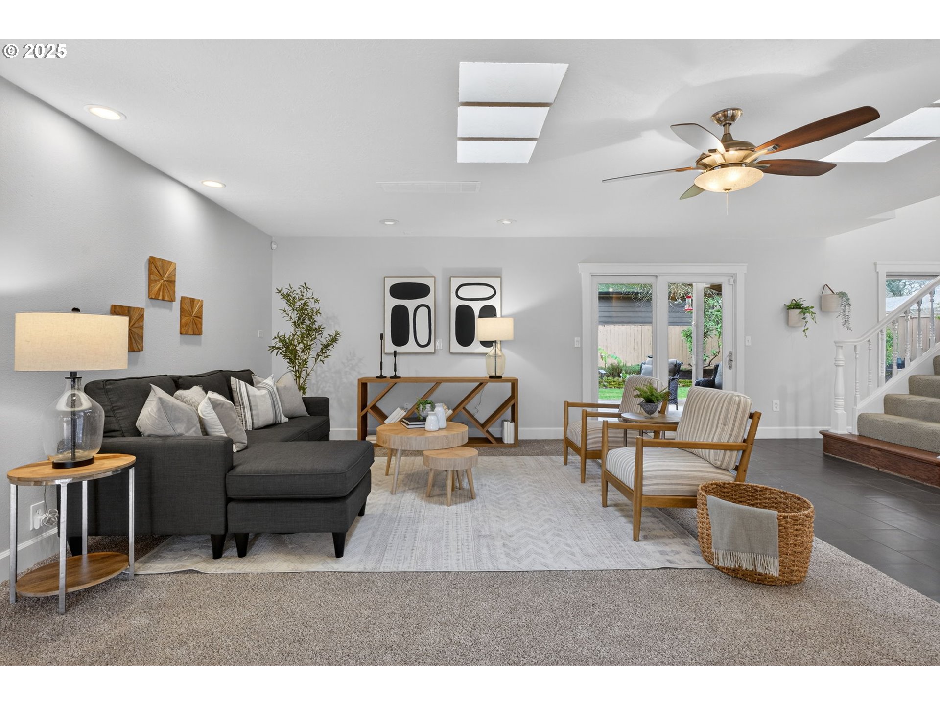 1480 SW HILLDALE AVE