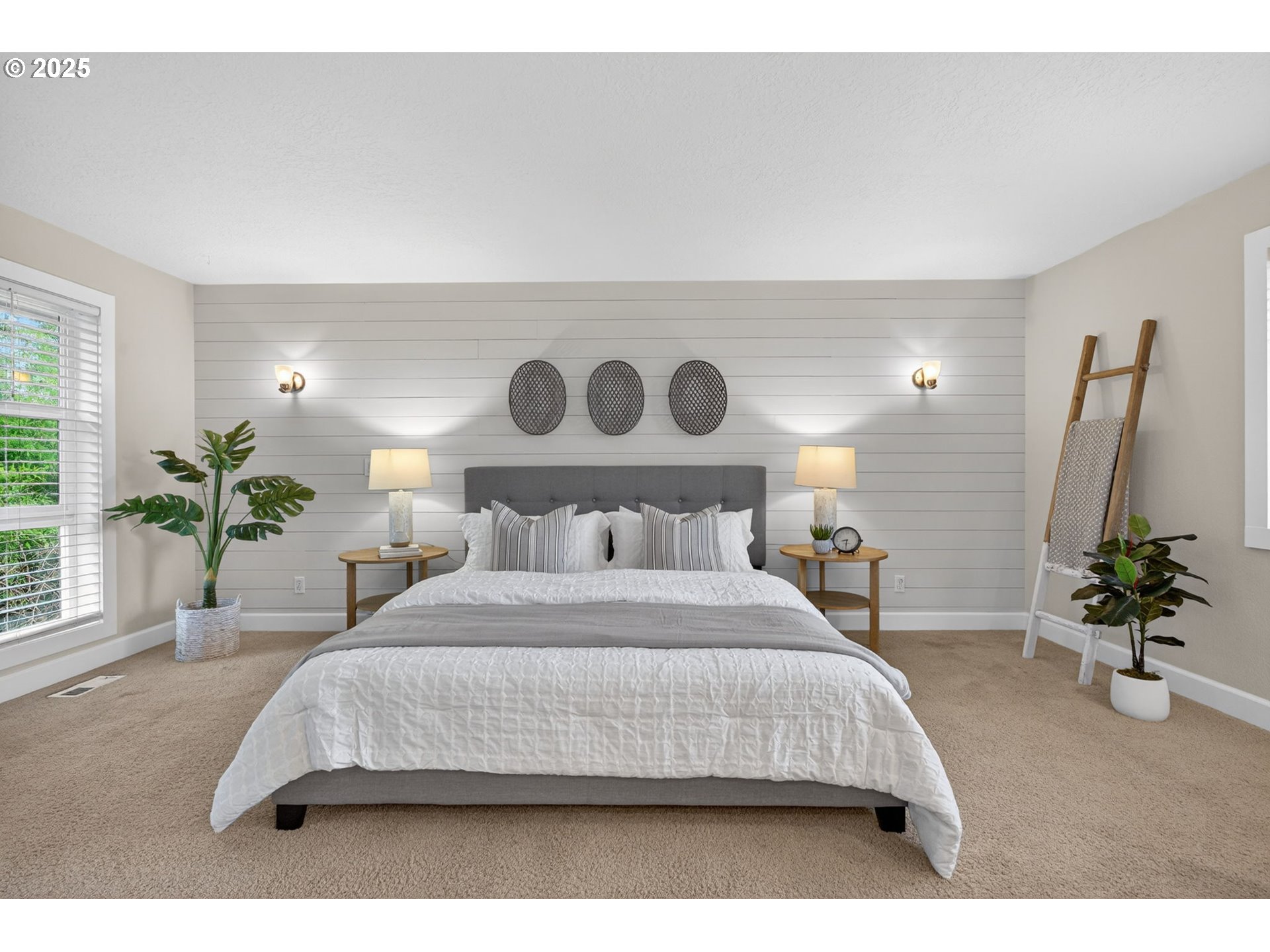 1480 SW HILLDALE AVE