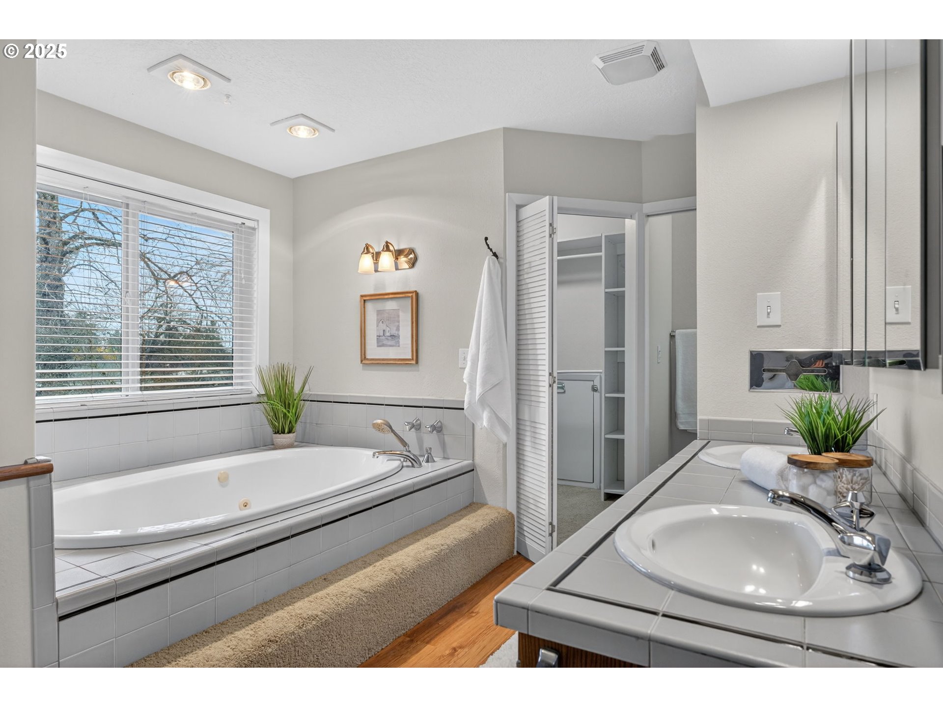 1480 SW HILLDALE AVE