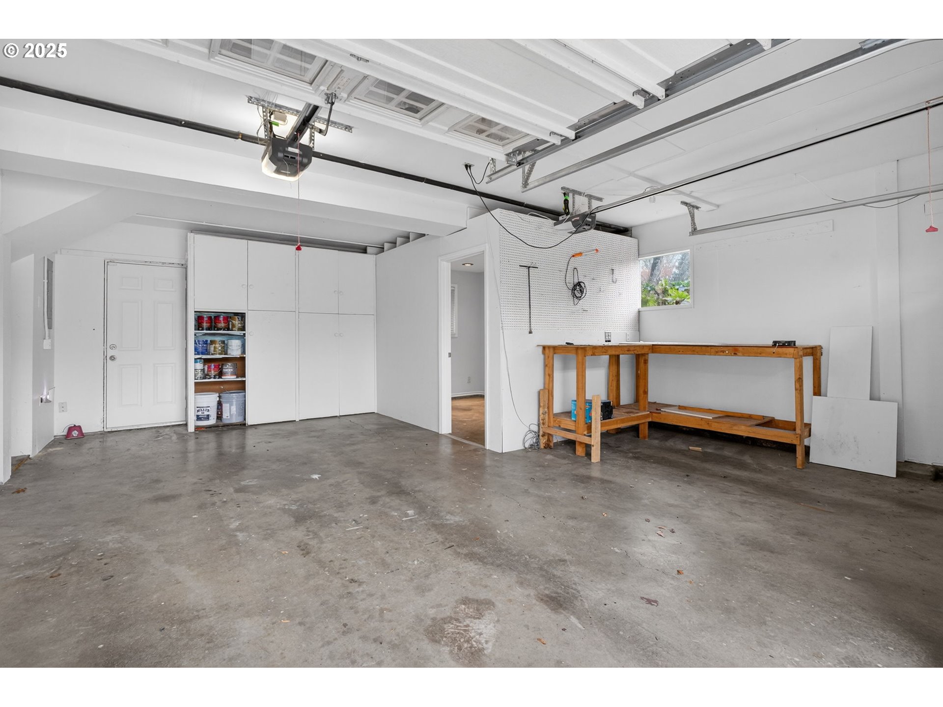 1480 SW HILLDALE AVE