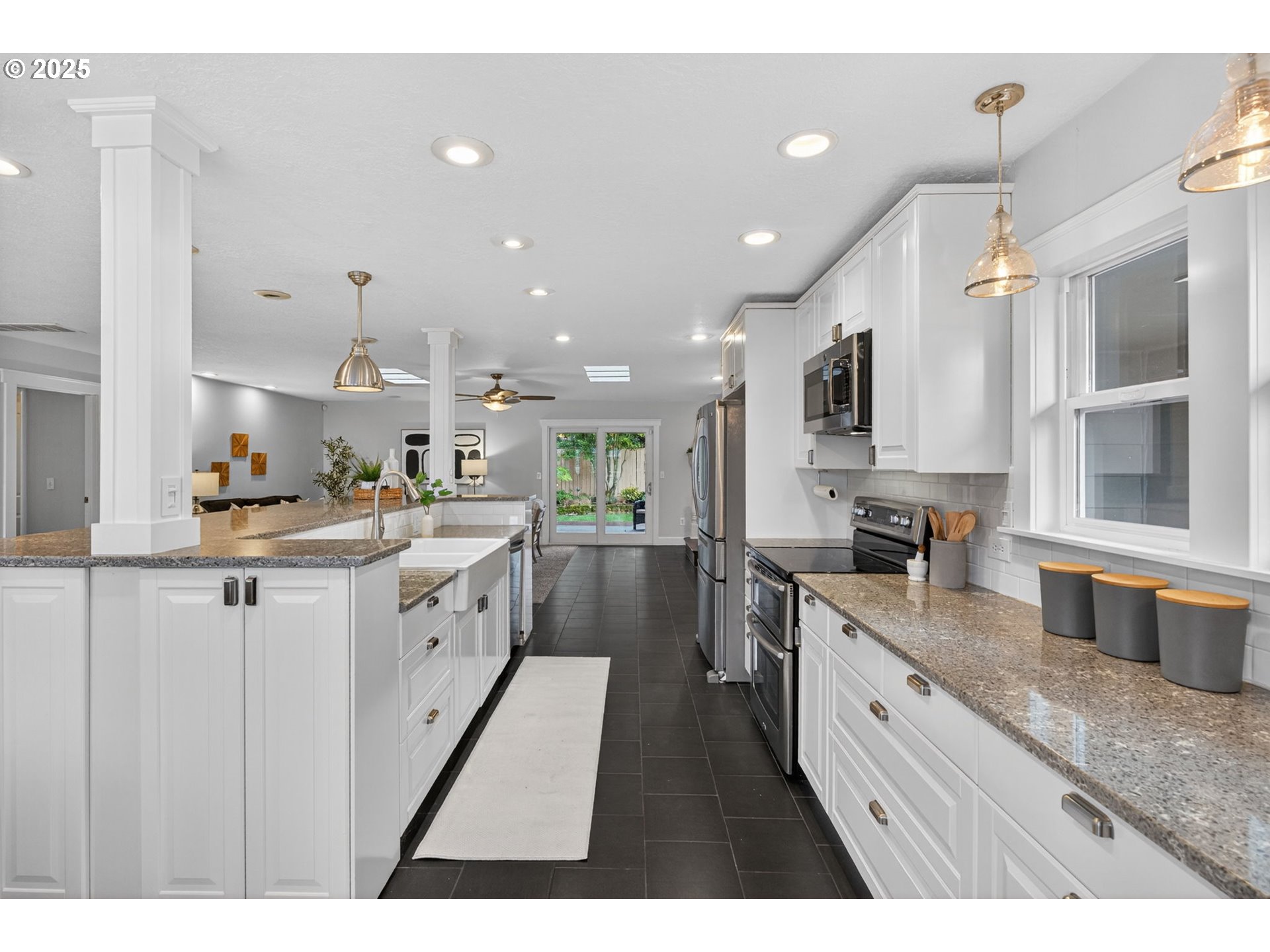 1480 SW HILLDALE AVE