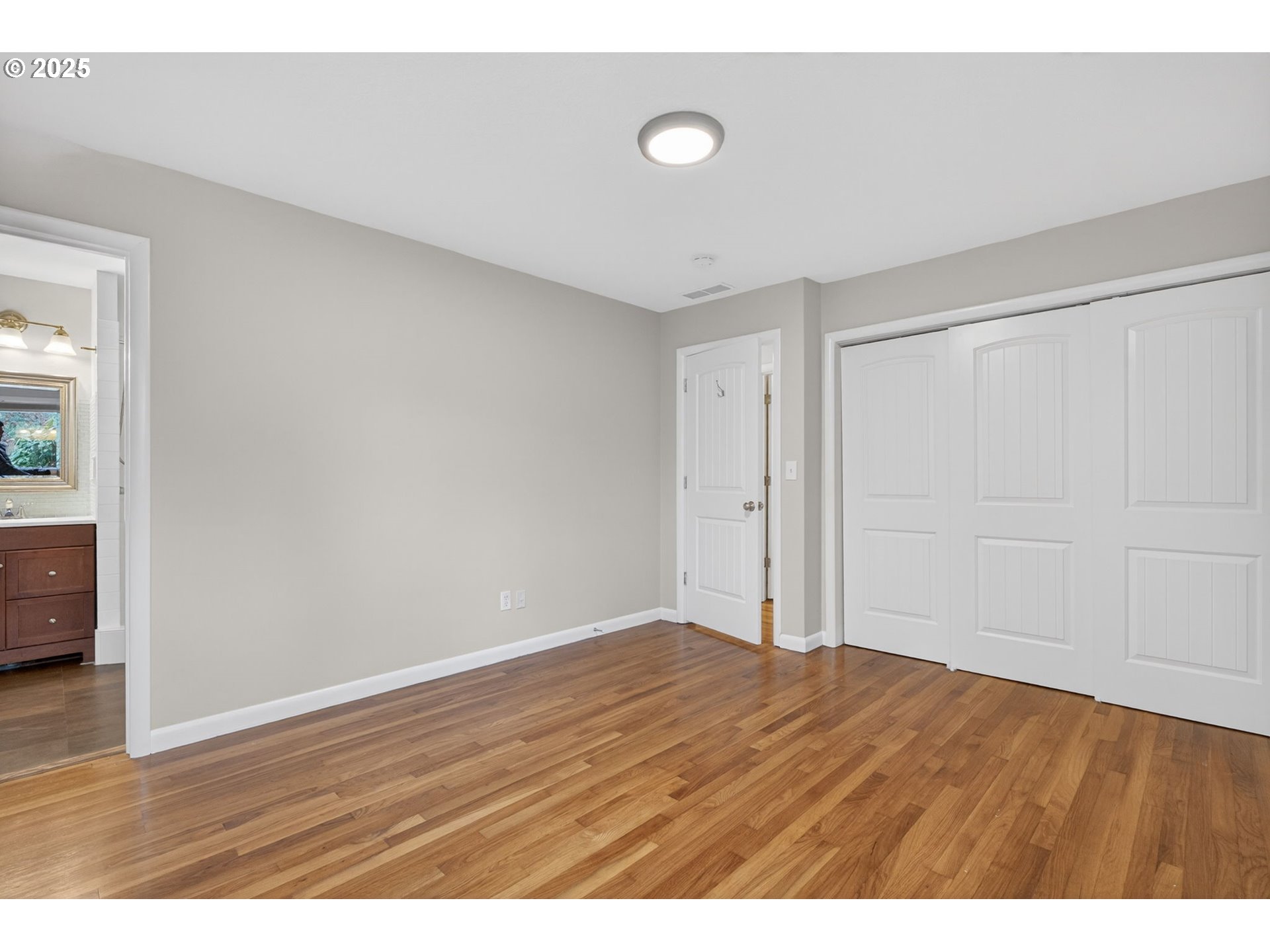 1480 SW HILLDALE AVE