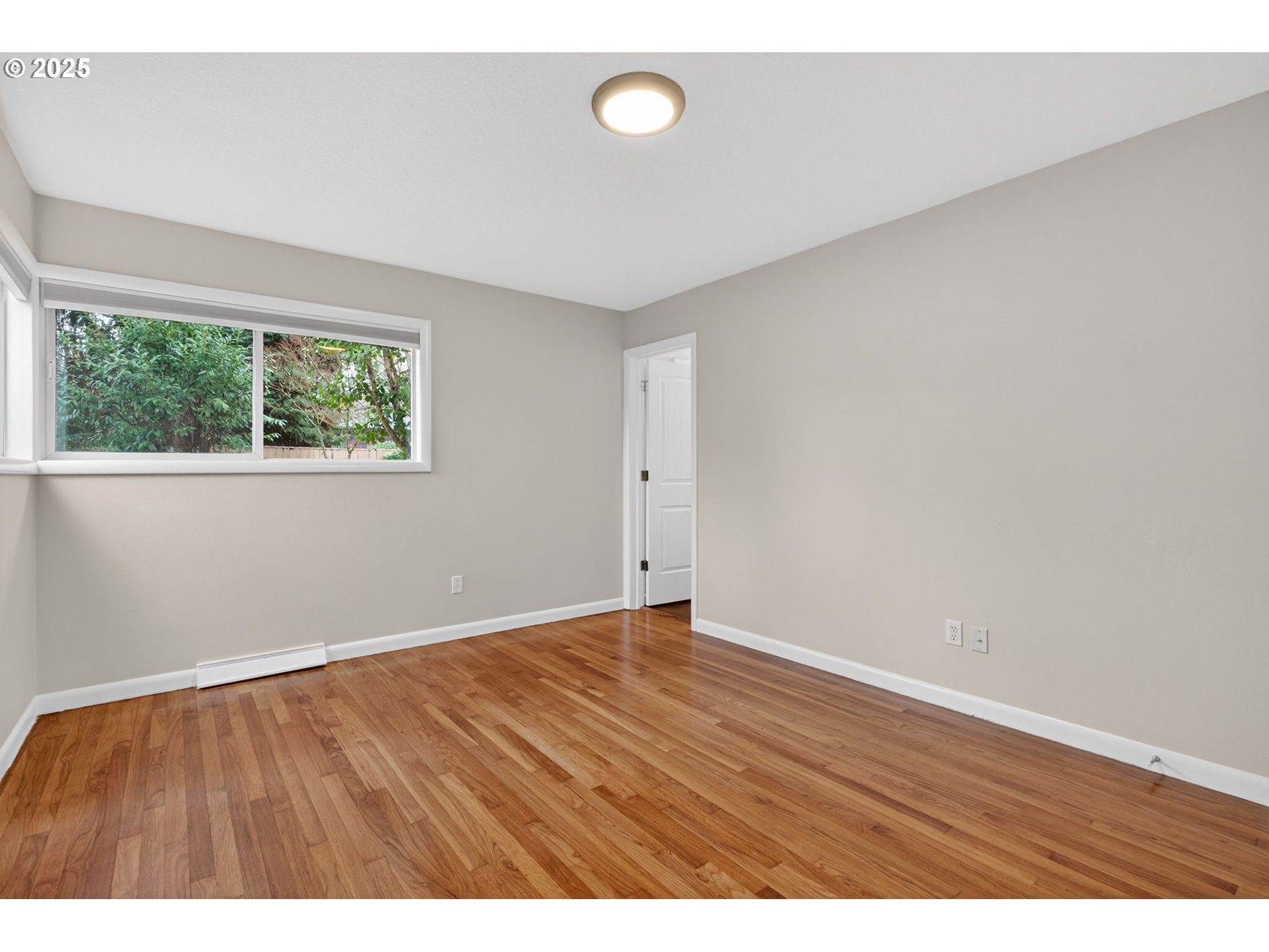 1480 SW HILLDALE AVE