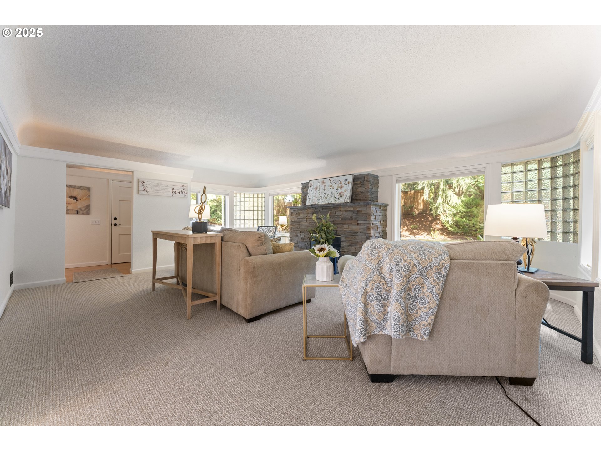 1604 COUNTRY CLUB RD