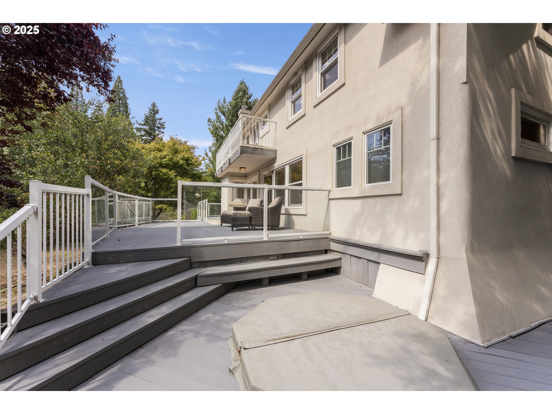 1604 COUNTRY CLUB RD