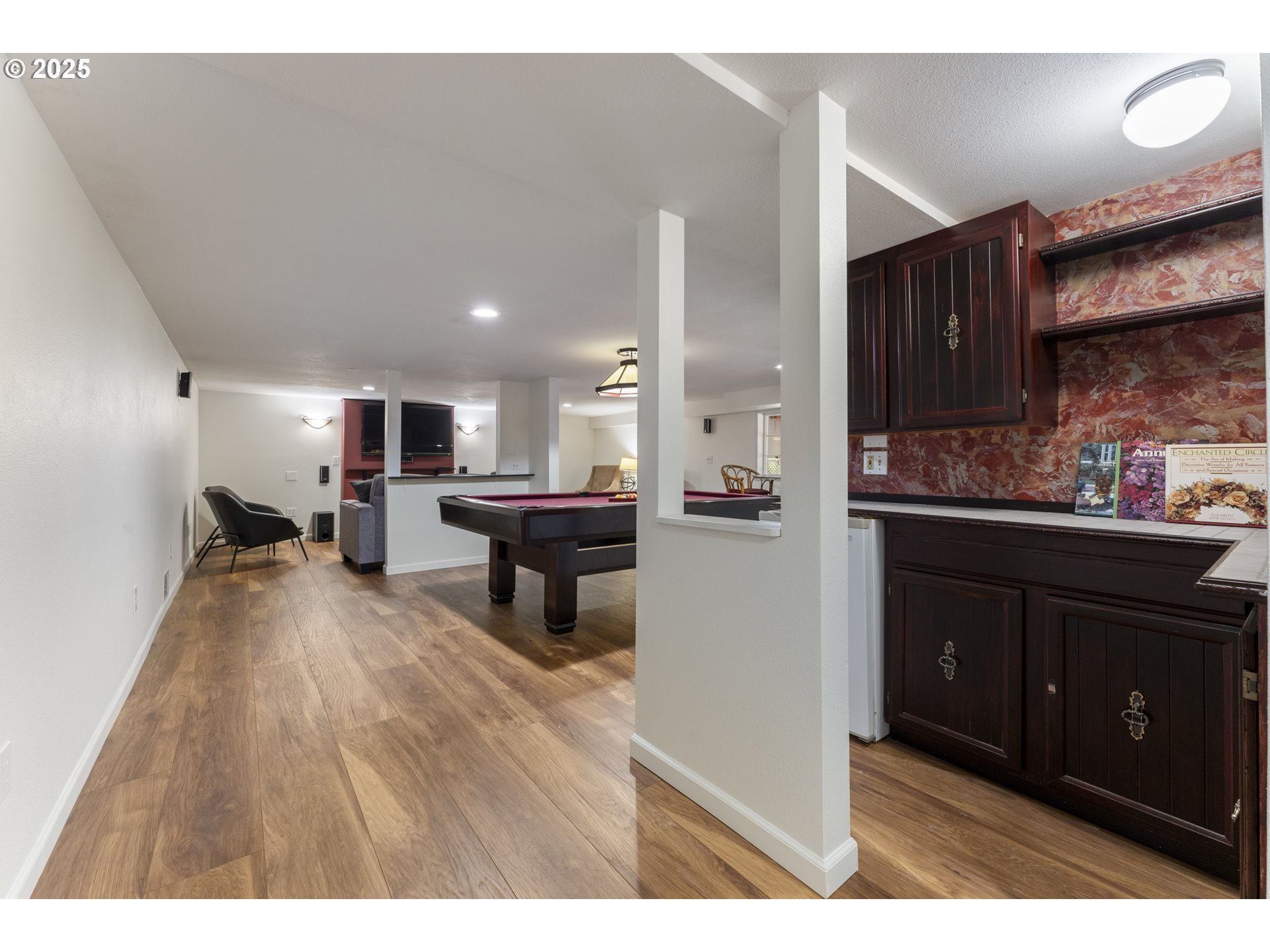 1604 COUNTRY CLUB RD