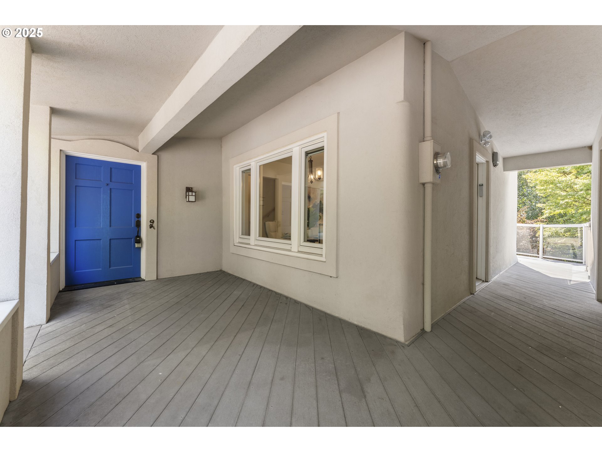 1604 COUNTRY CLUB RD