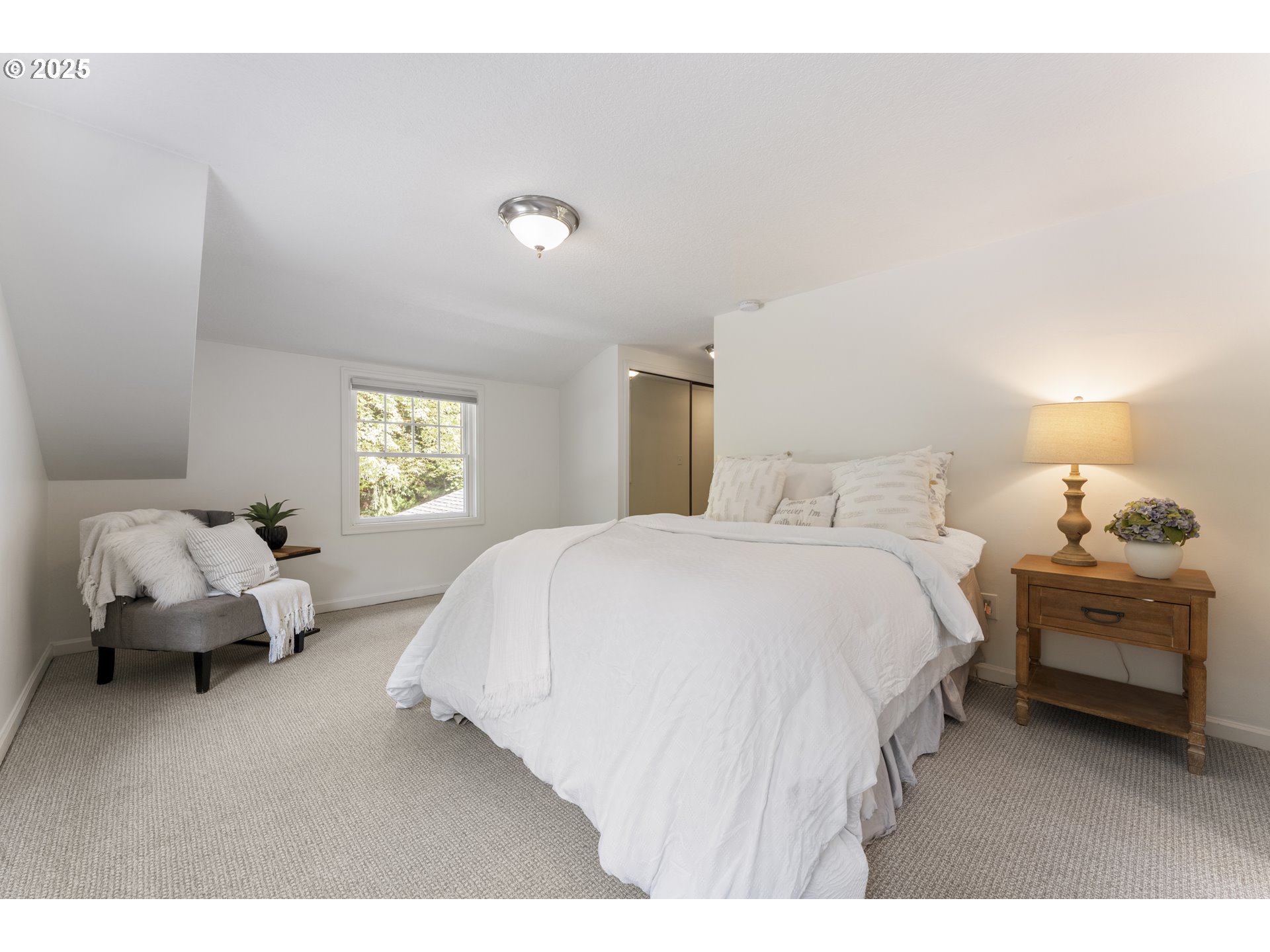 1604 COUNTRY CLUB RD