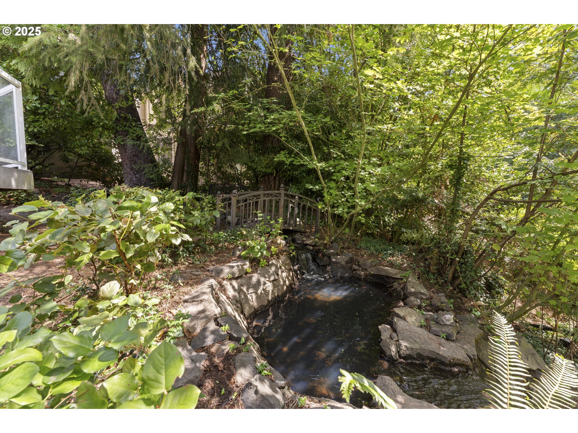 1604 COUNTRY CLUB RD