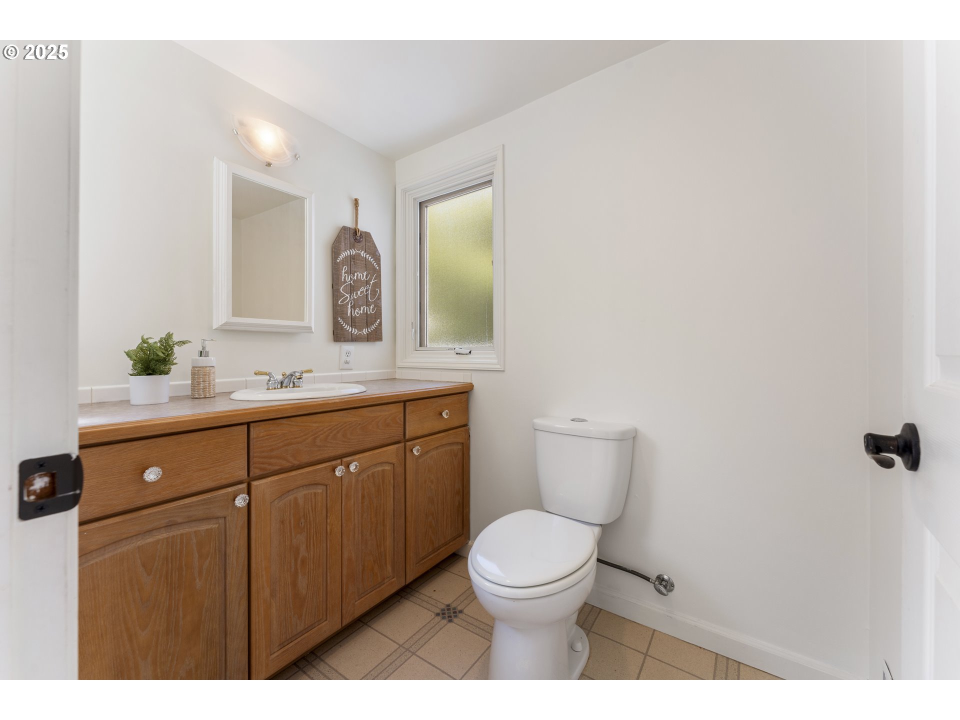 1604 COUNTRY CLUB RD