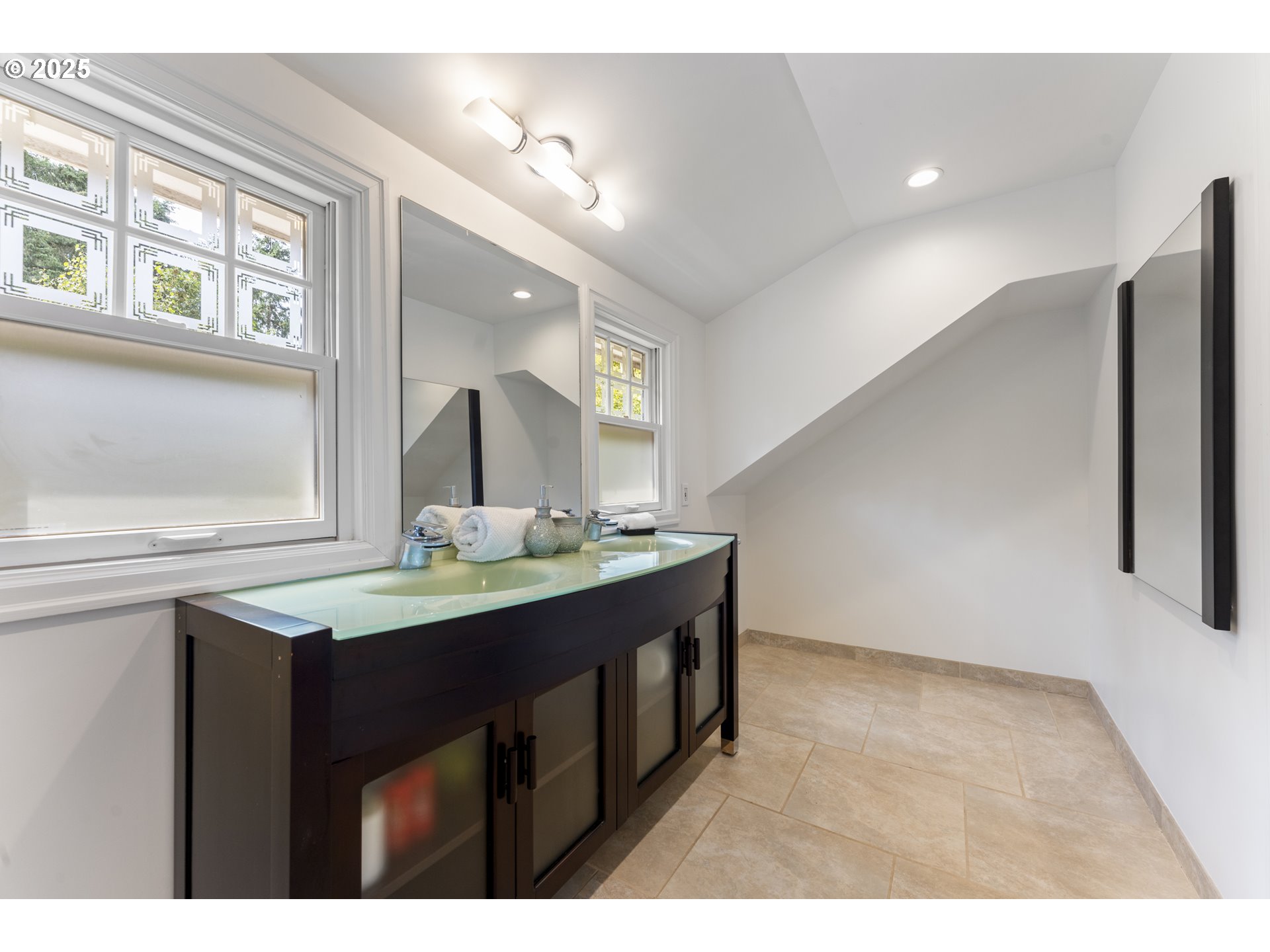 1604 COUNTRY CLUB RD