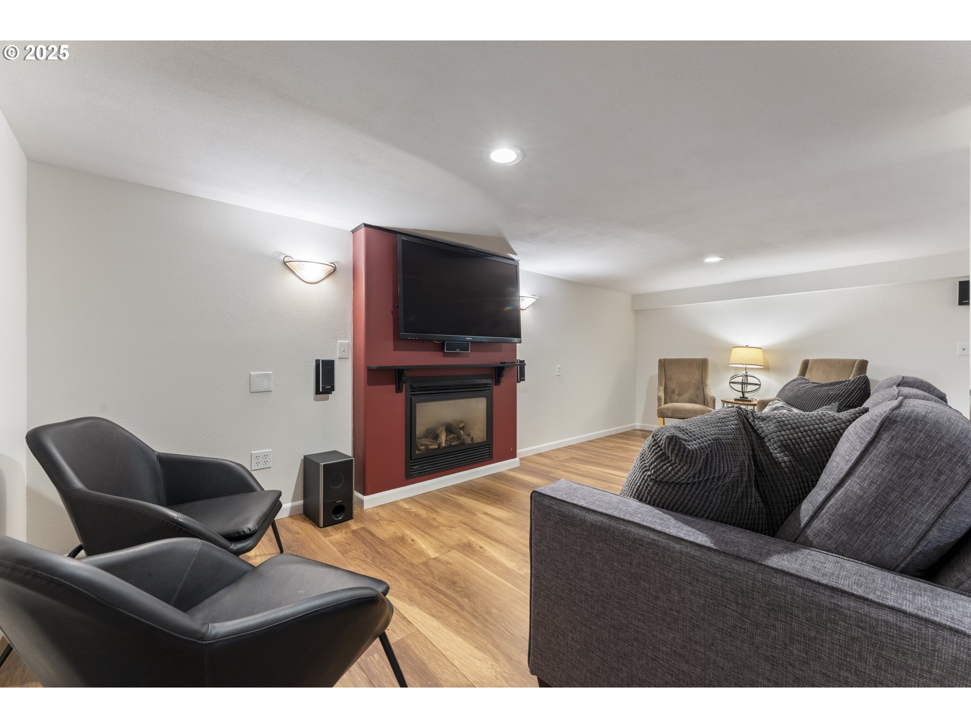 1604 COUNTRY CLUB RD