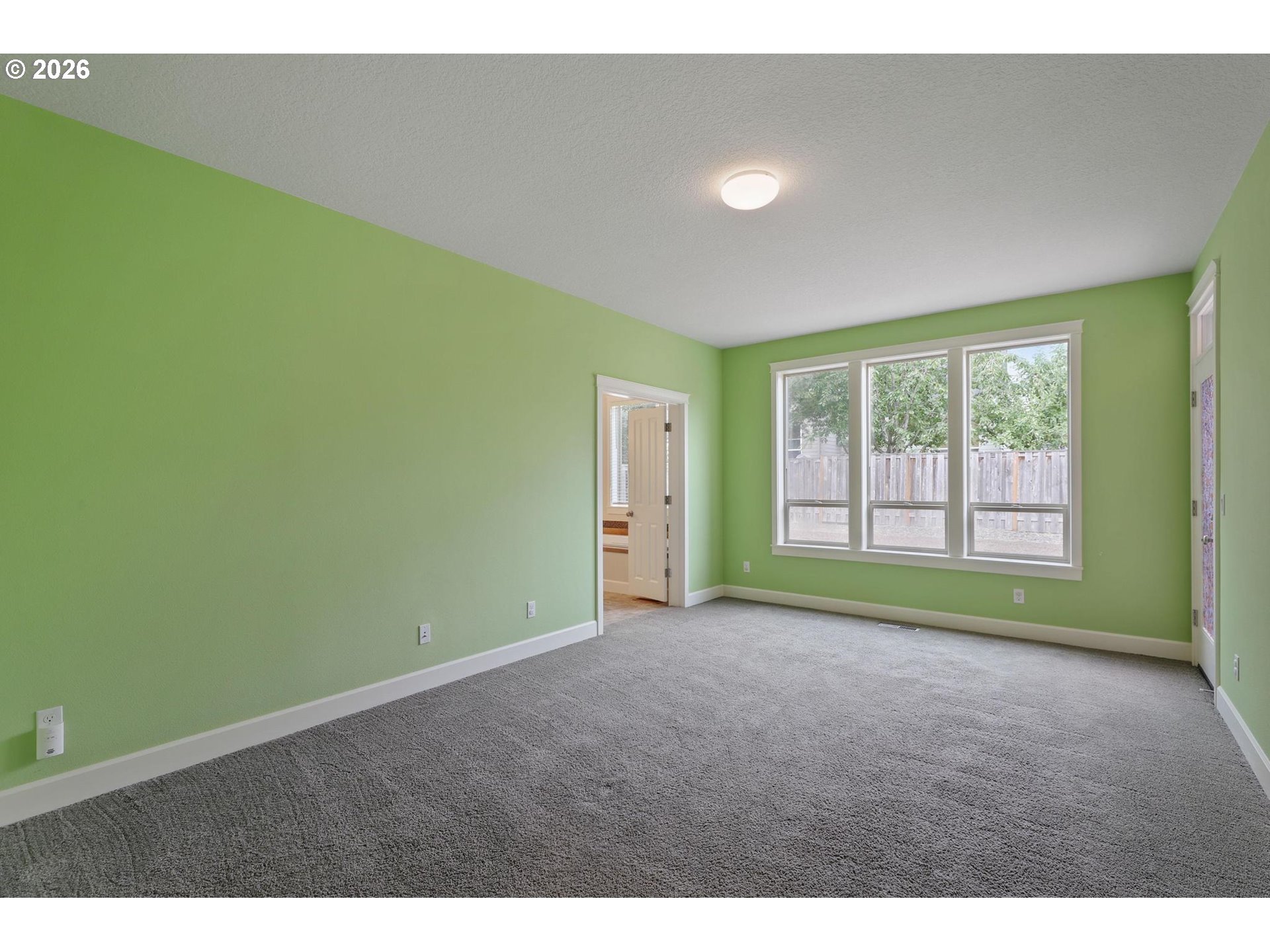 655 NW WILLOW GLEN PL