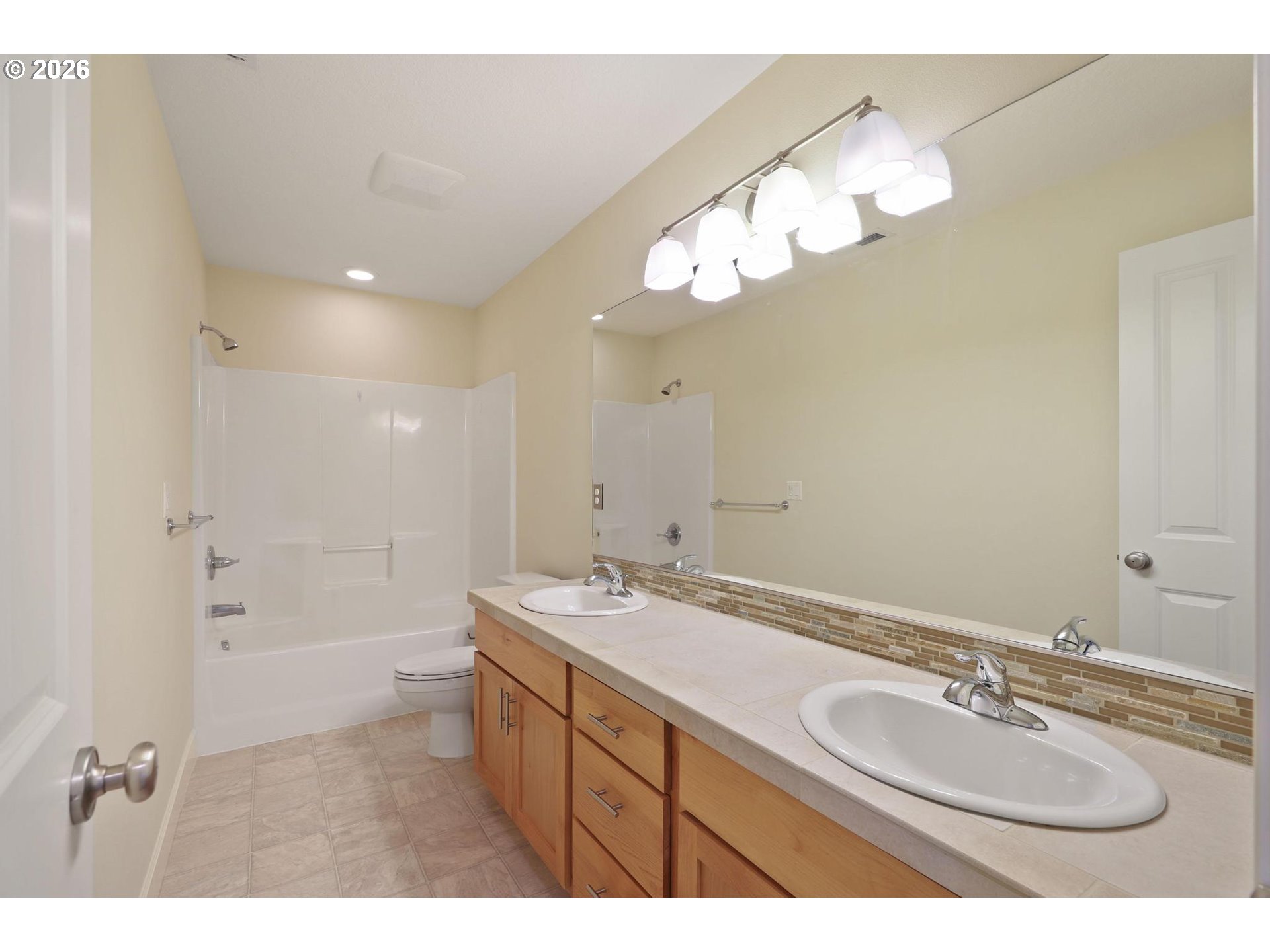 655 NW WILLOW GLEN PL