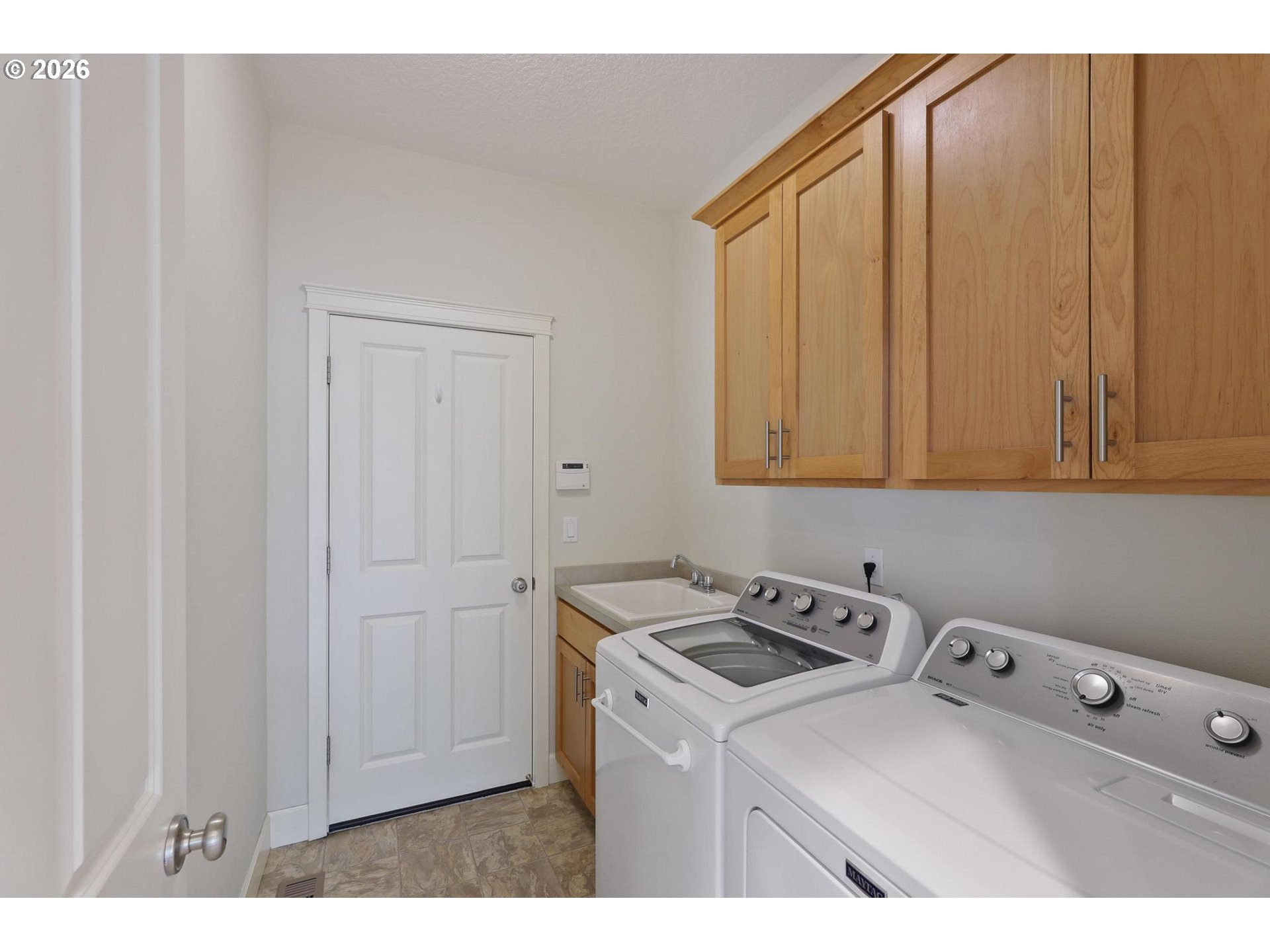 655 NW WILLOW GLEN PL