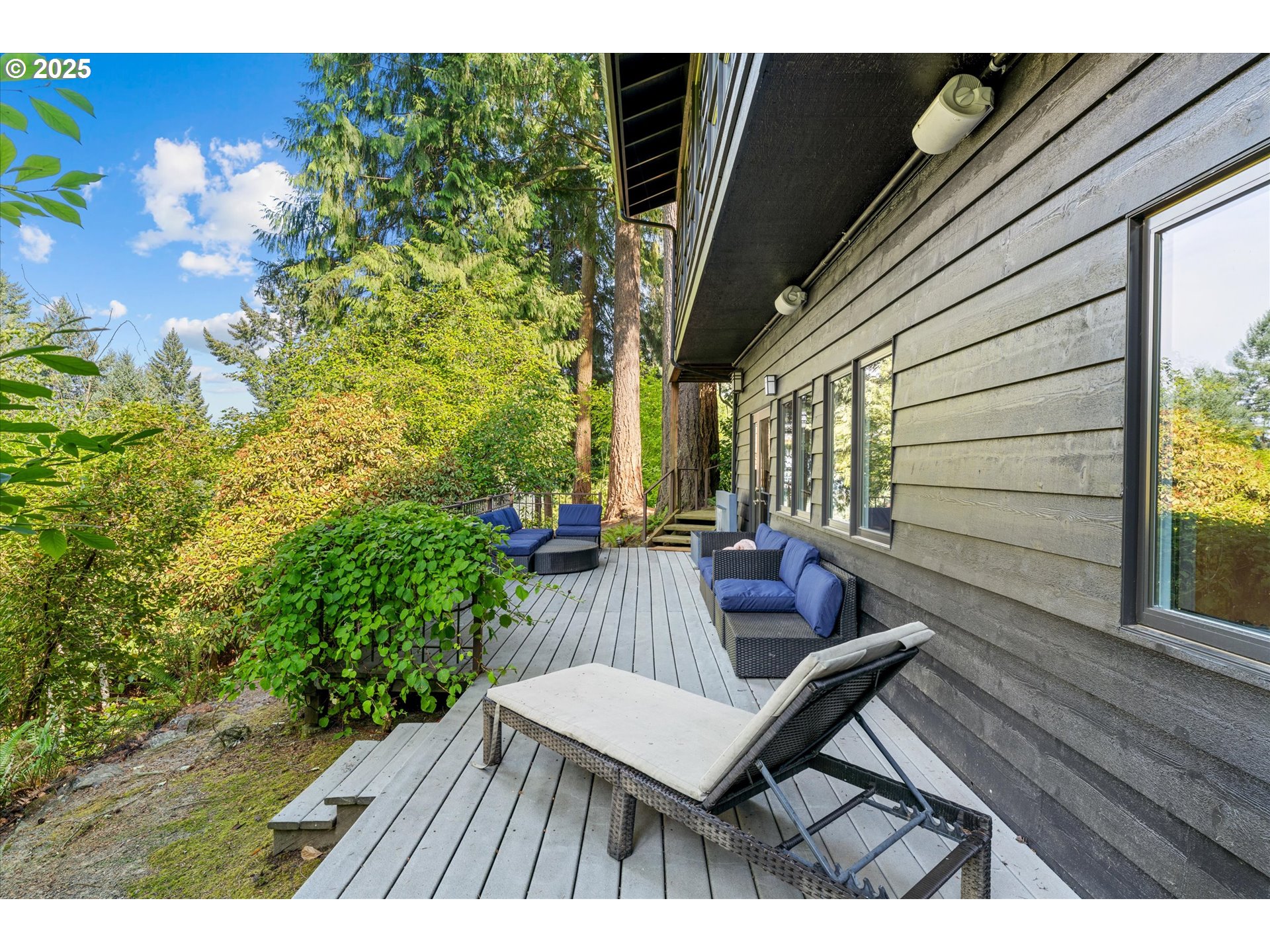 2883 SW CHAMPLAIN DR