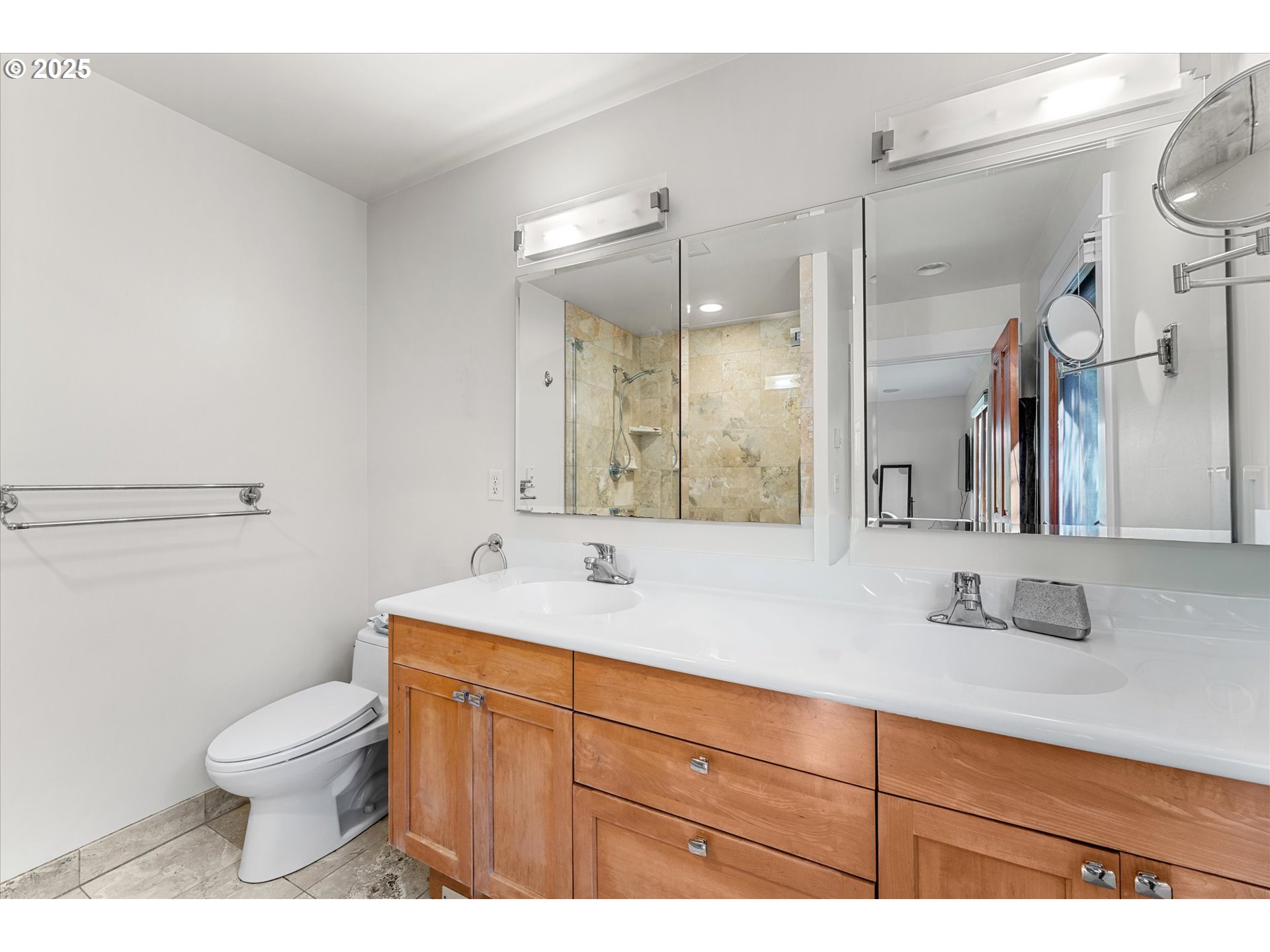 2883 SW CHAMPLAIN DR