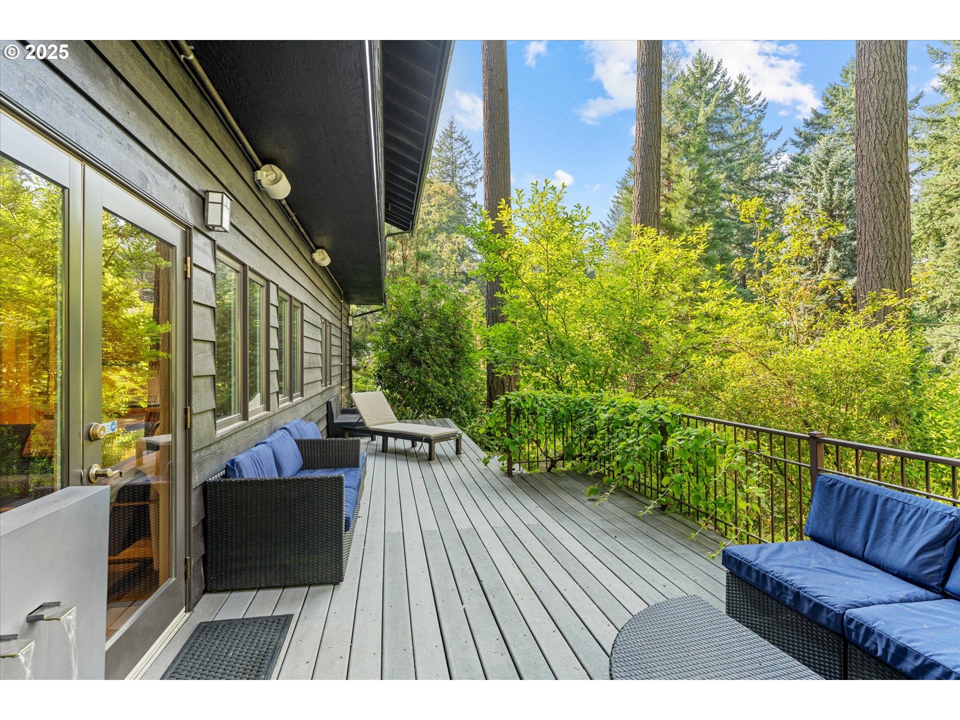 2883 SW CHAMPLAIN DR