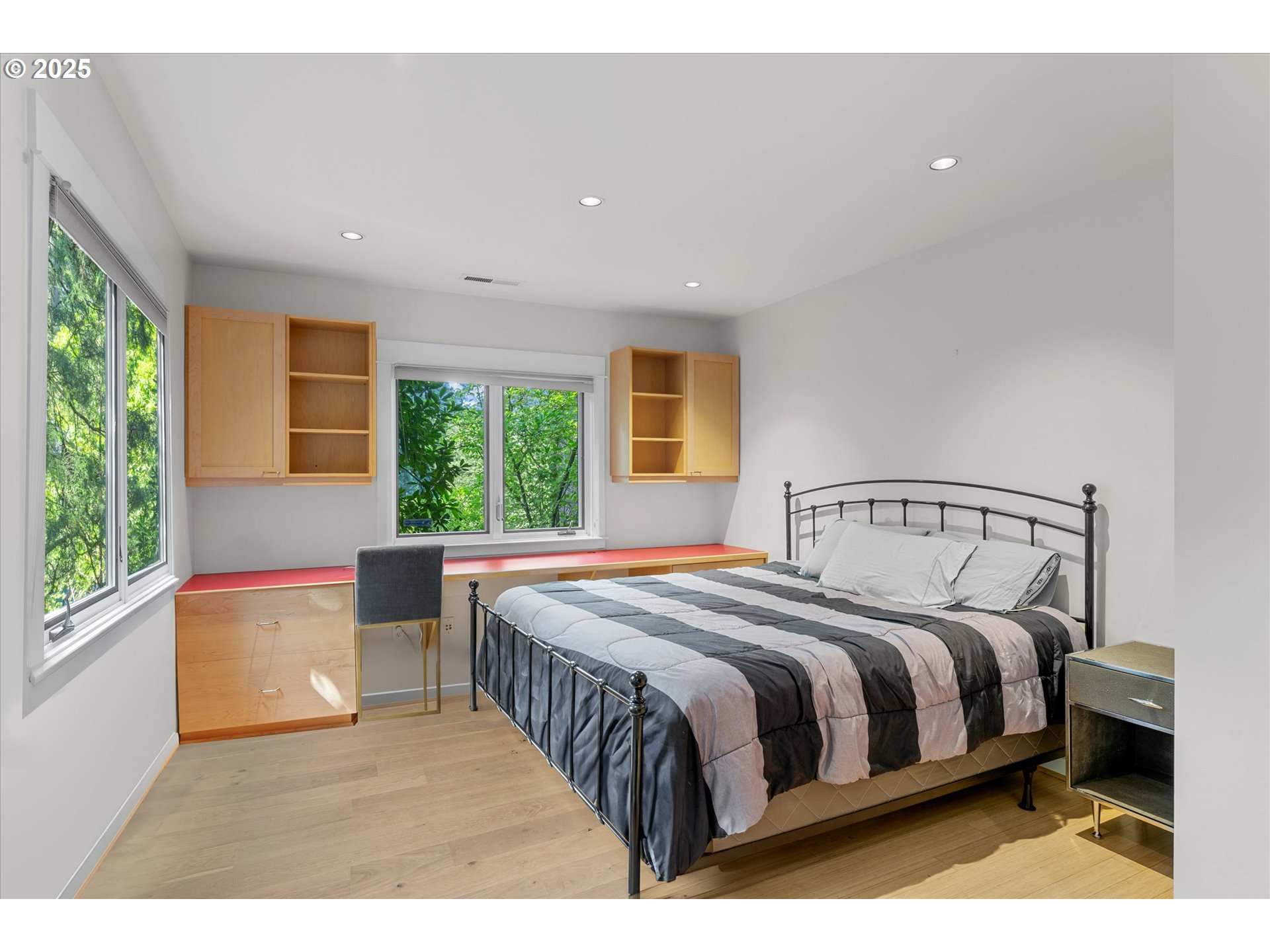 2883 SW CHAMPLAIN DR