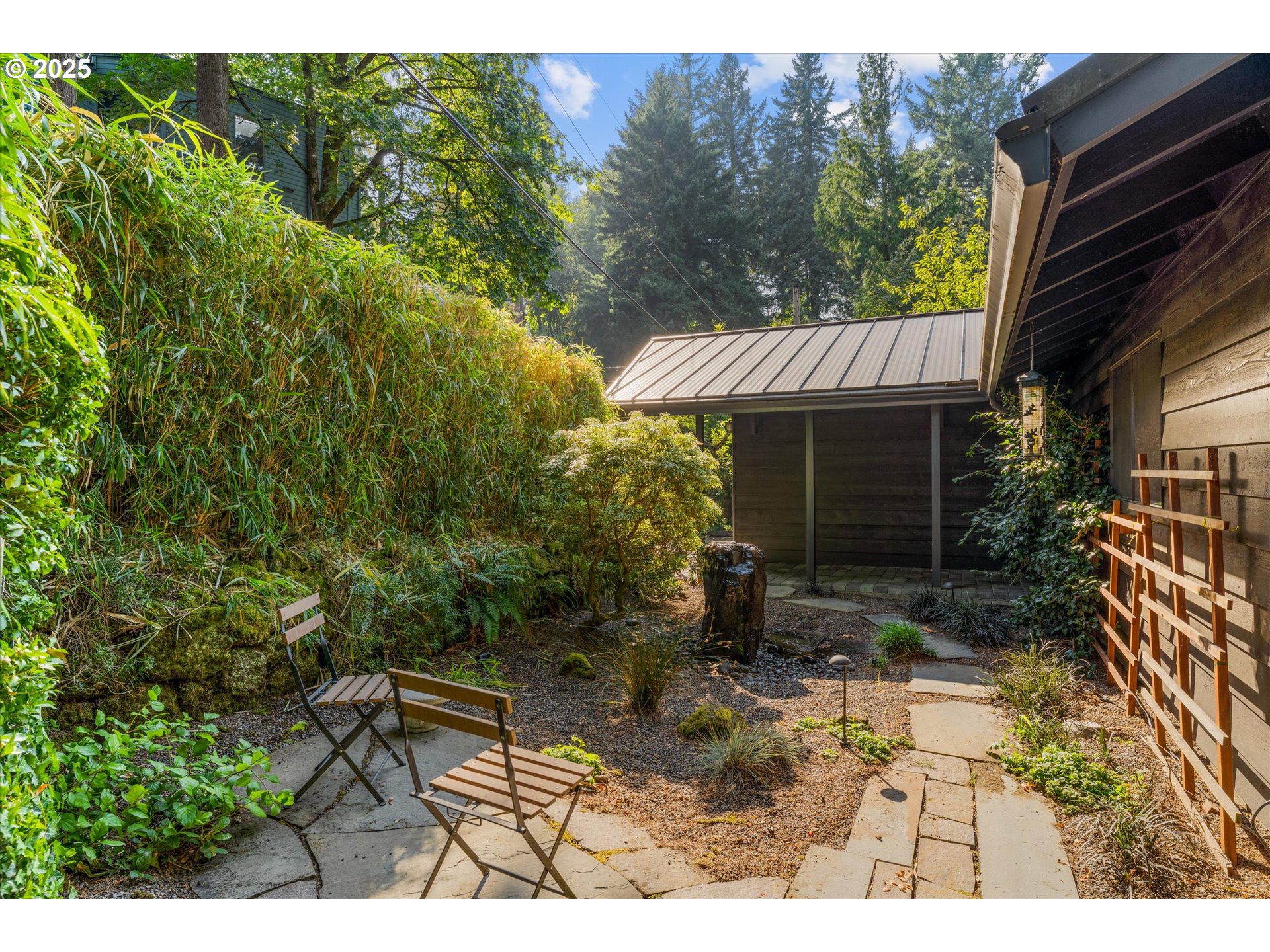 2883 SW CHAMPLAIN DR