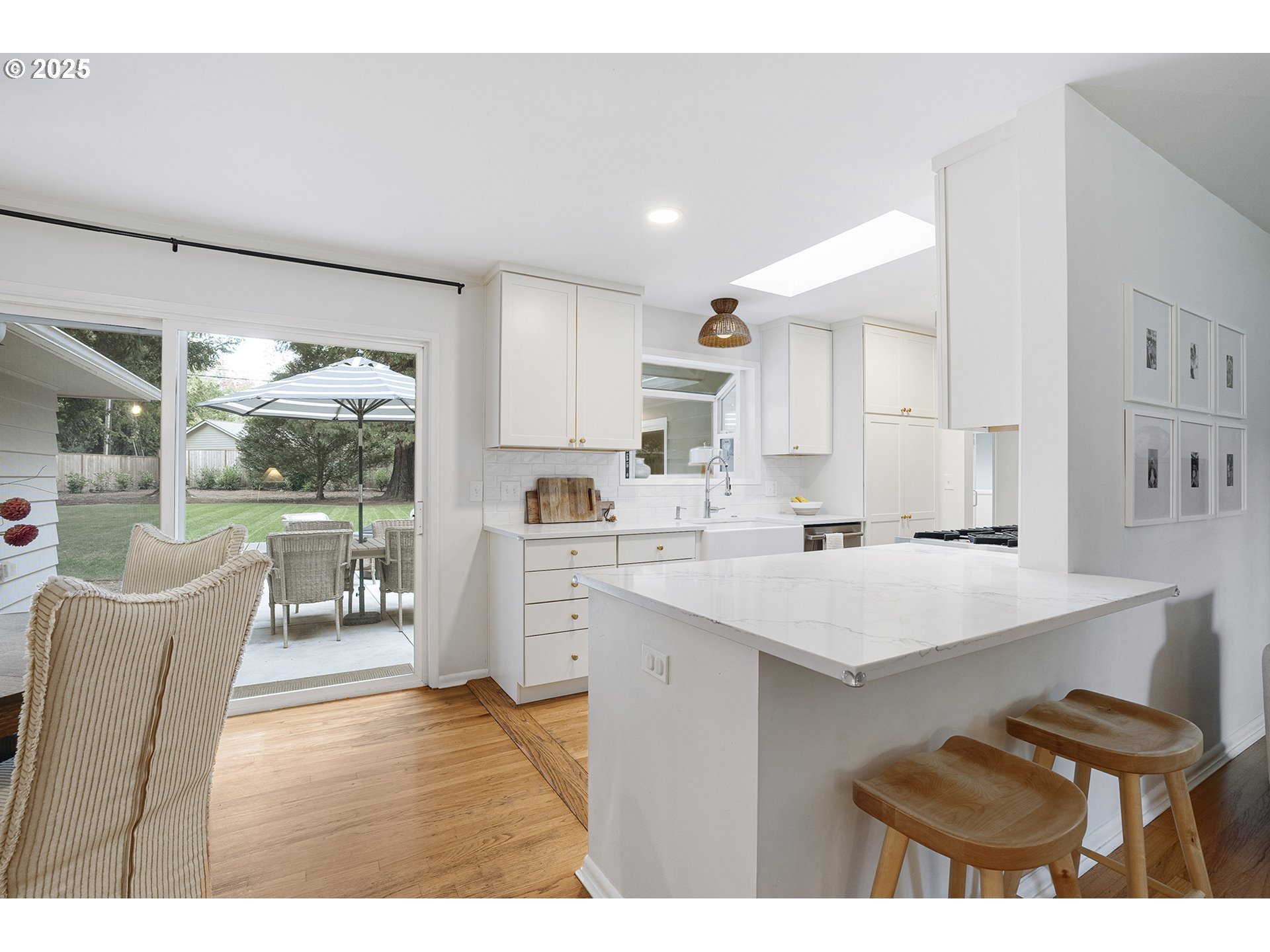 2060 SW KNOLLCREST DR