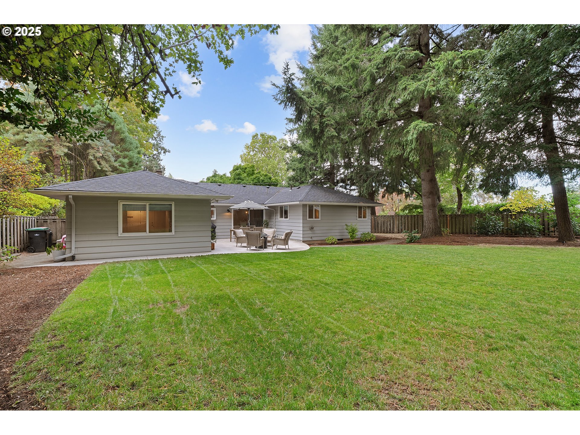 2060 SW KNOLLCREST DR