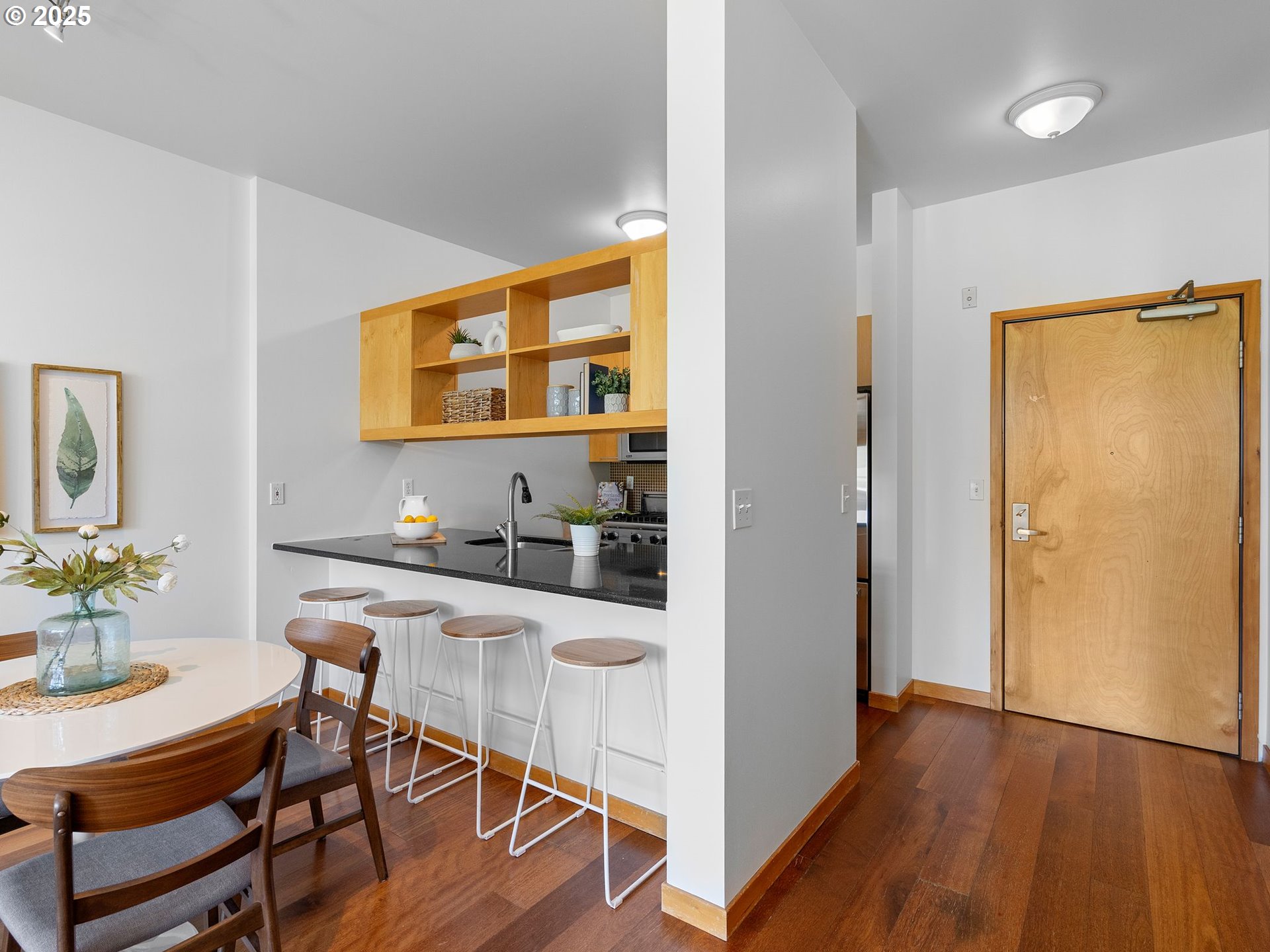 1030 NW JOHNSON ST 520