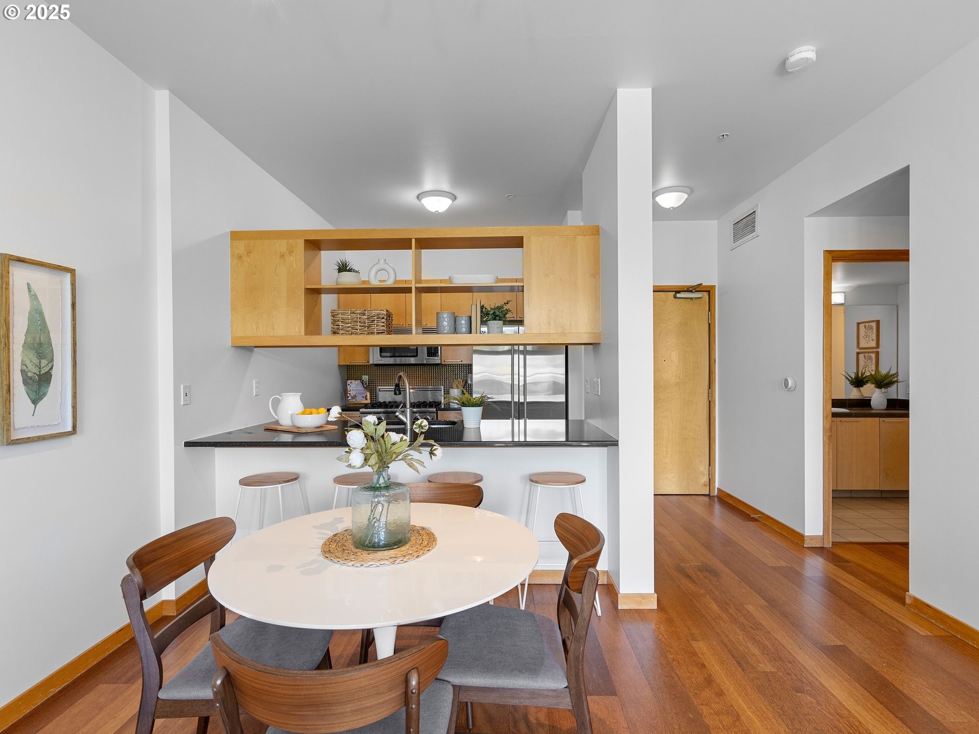 1030 NW JOHNSON ST 520