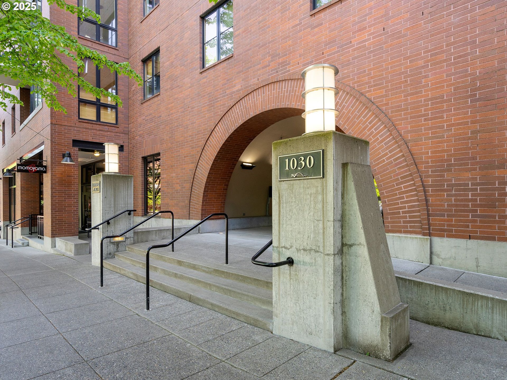1030 NW JOHNSON ST 520