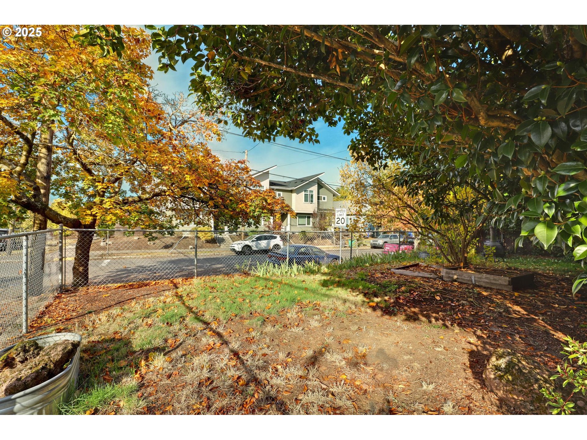 621 NE AINSWORTH ST, Portland