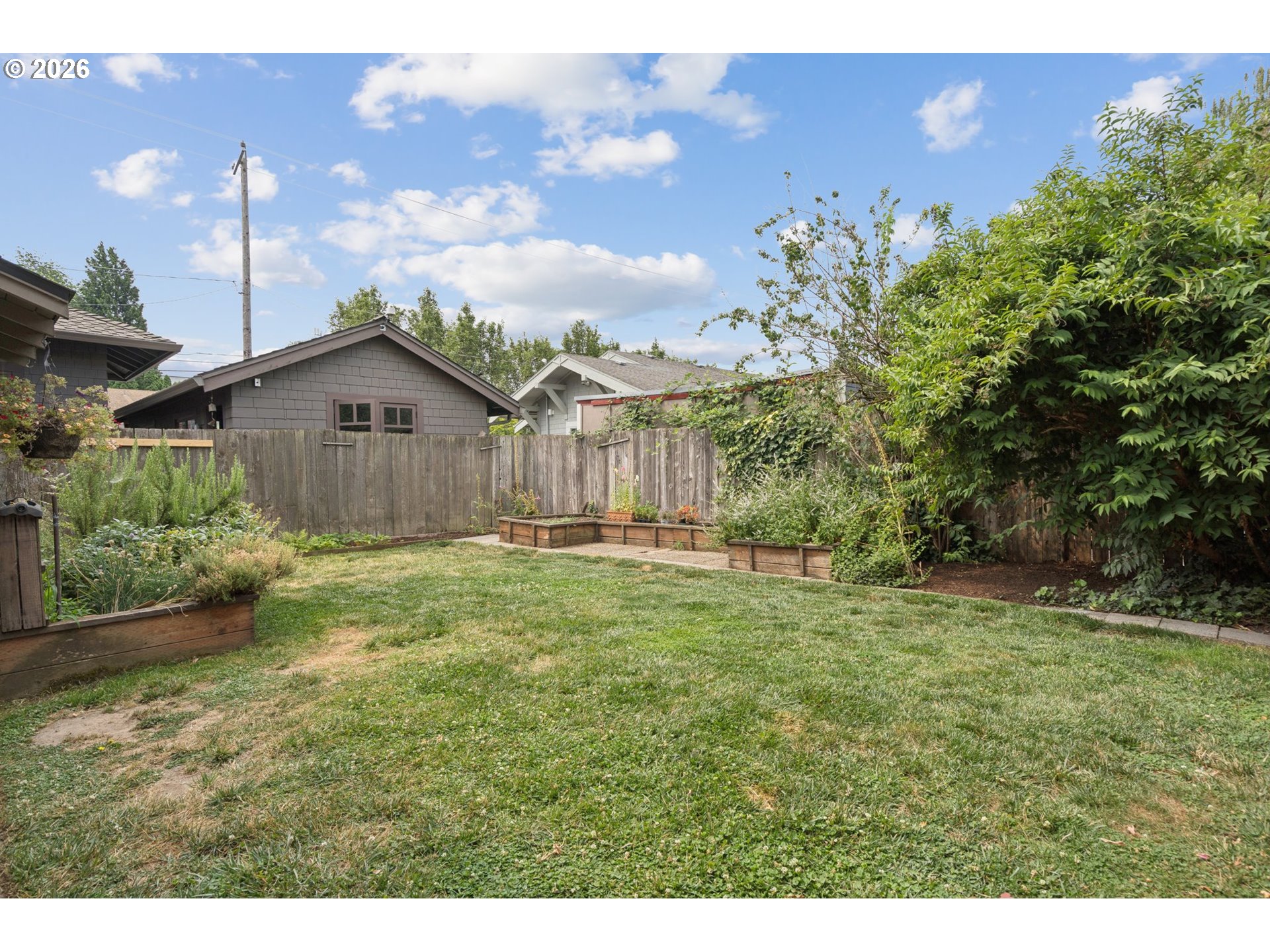 1915 NE 46TH AVE