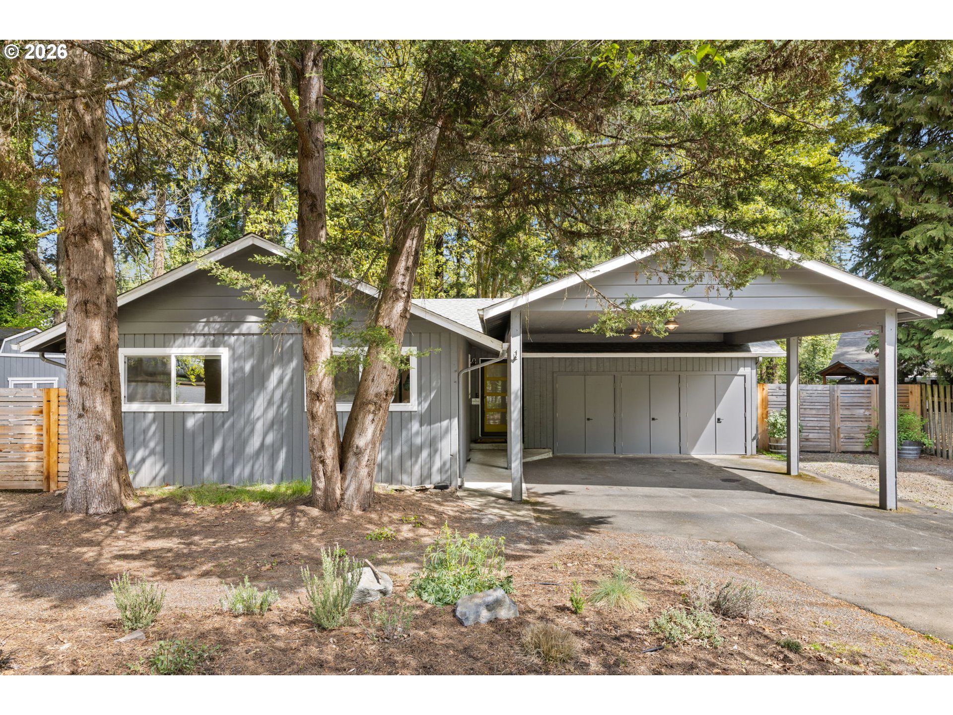 1899 COUNTRY CLUB RD