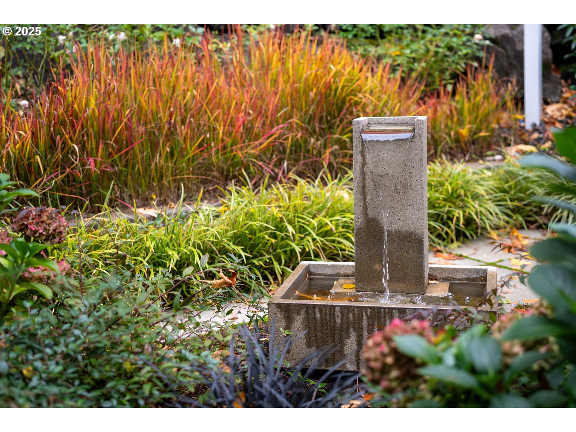 7717 NW BLUE POINTE LN