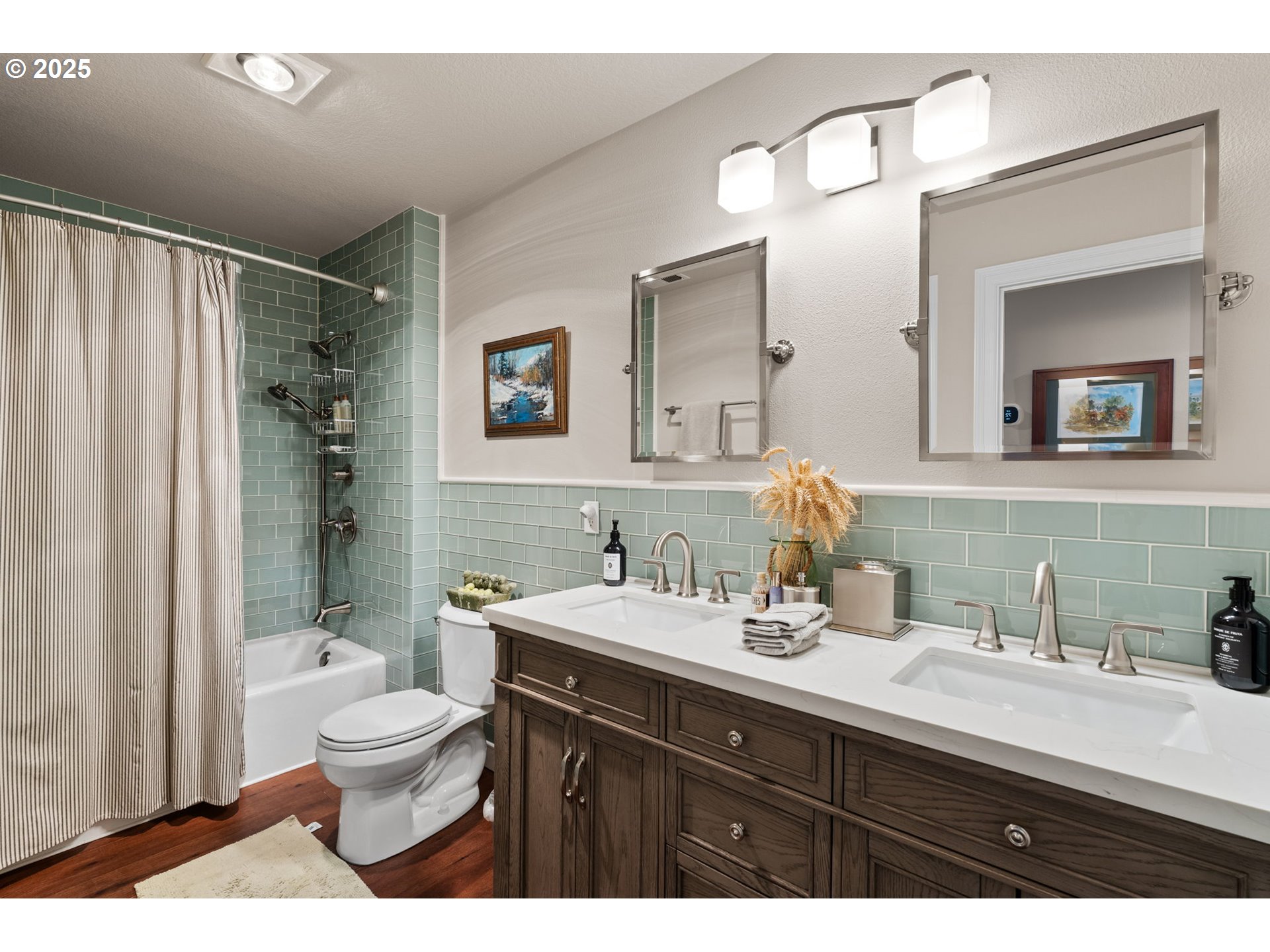 7717 NW BLUE POINTE LN