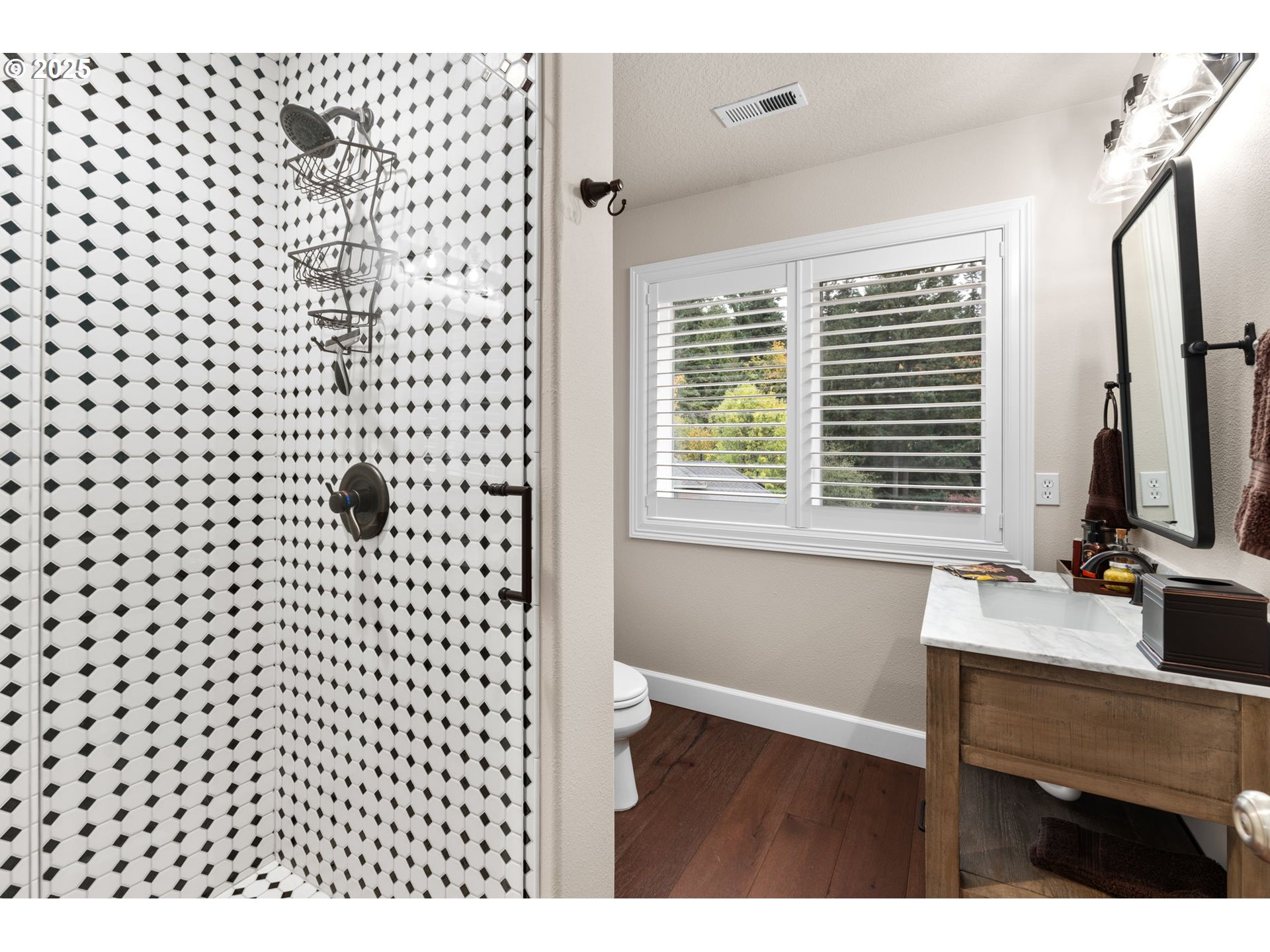 7717 NW BLUE POINTE LN