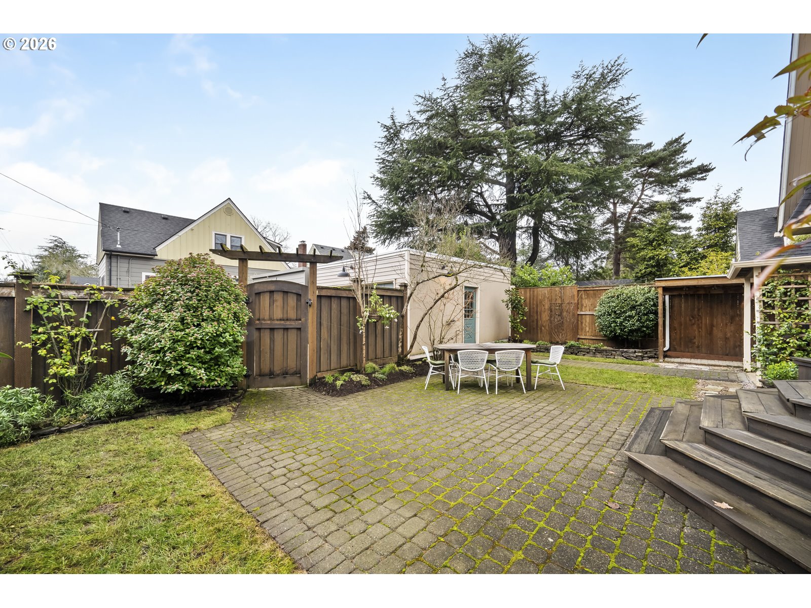 4033 NE KLICKITAT ST