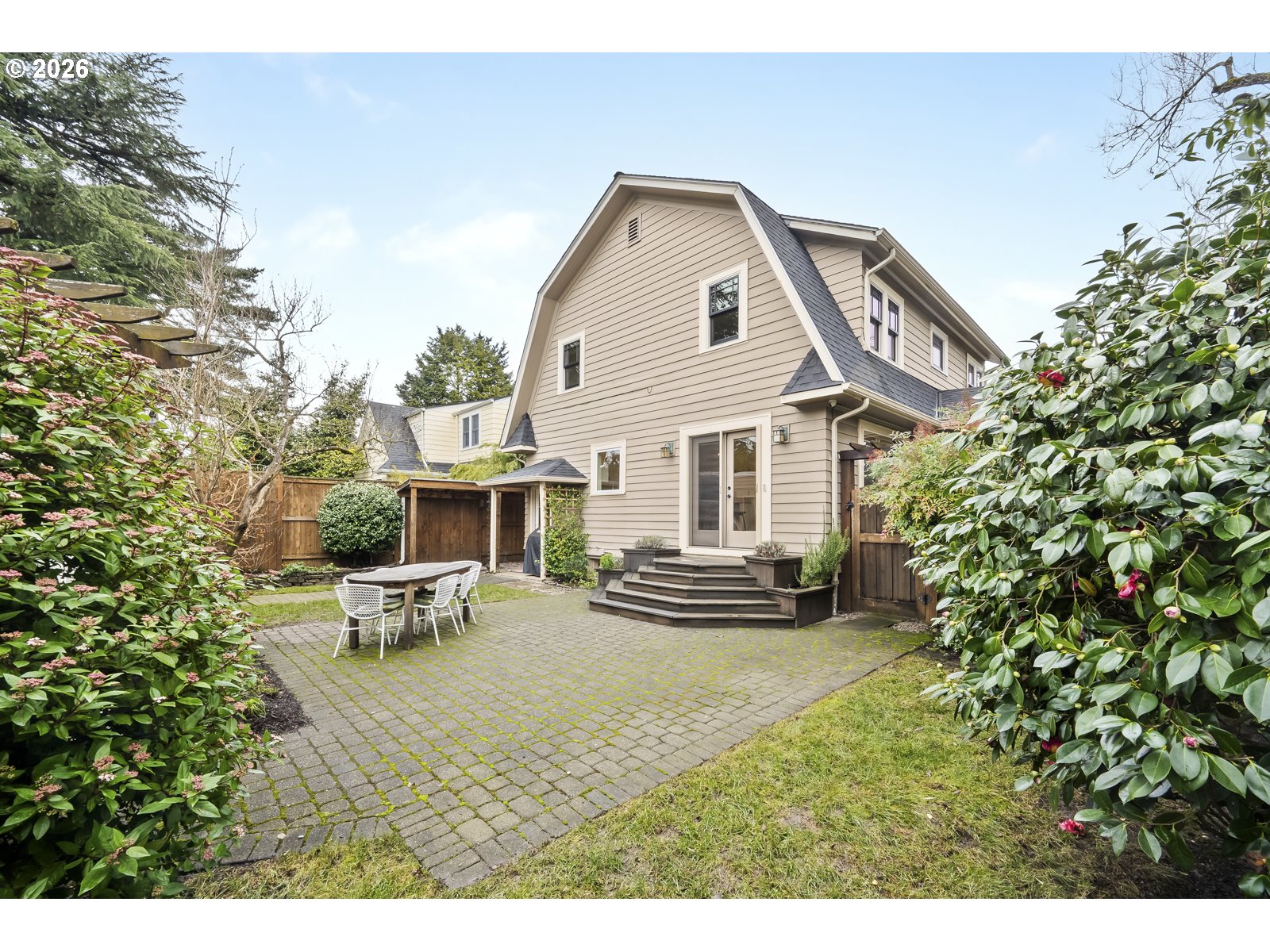 4033 NE KLICKITAT ST