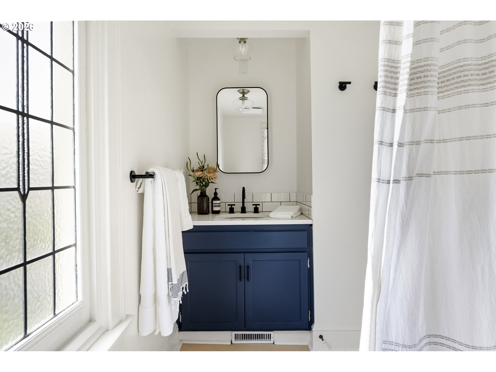 4033 NE KLICKITAT ST