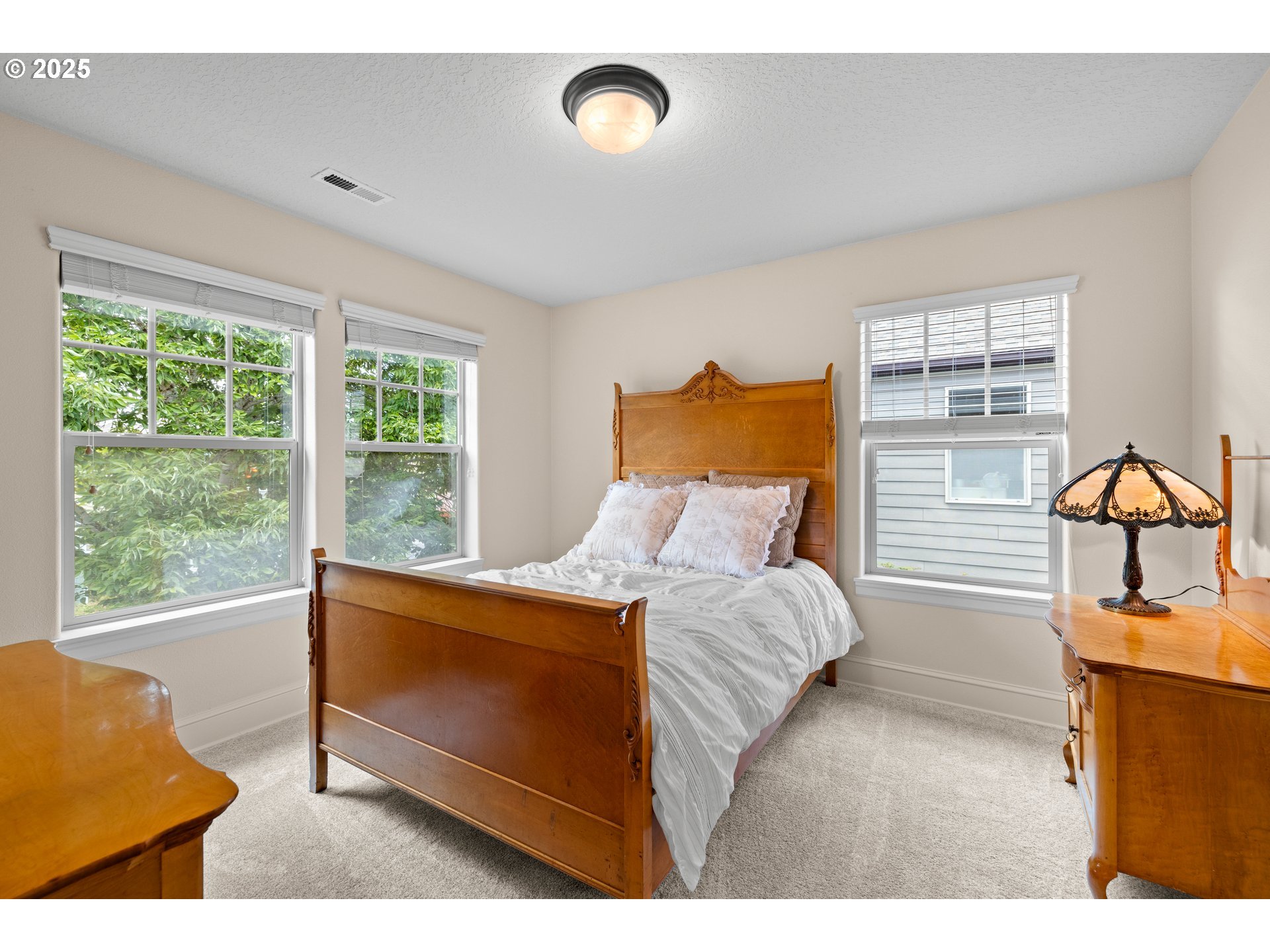 17292 SW MONTAGUE WAY