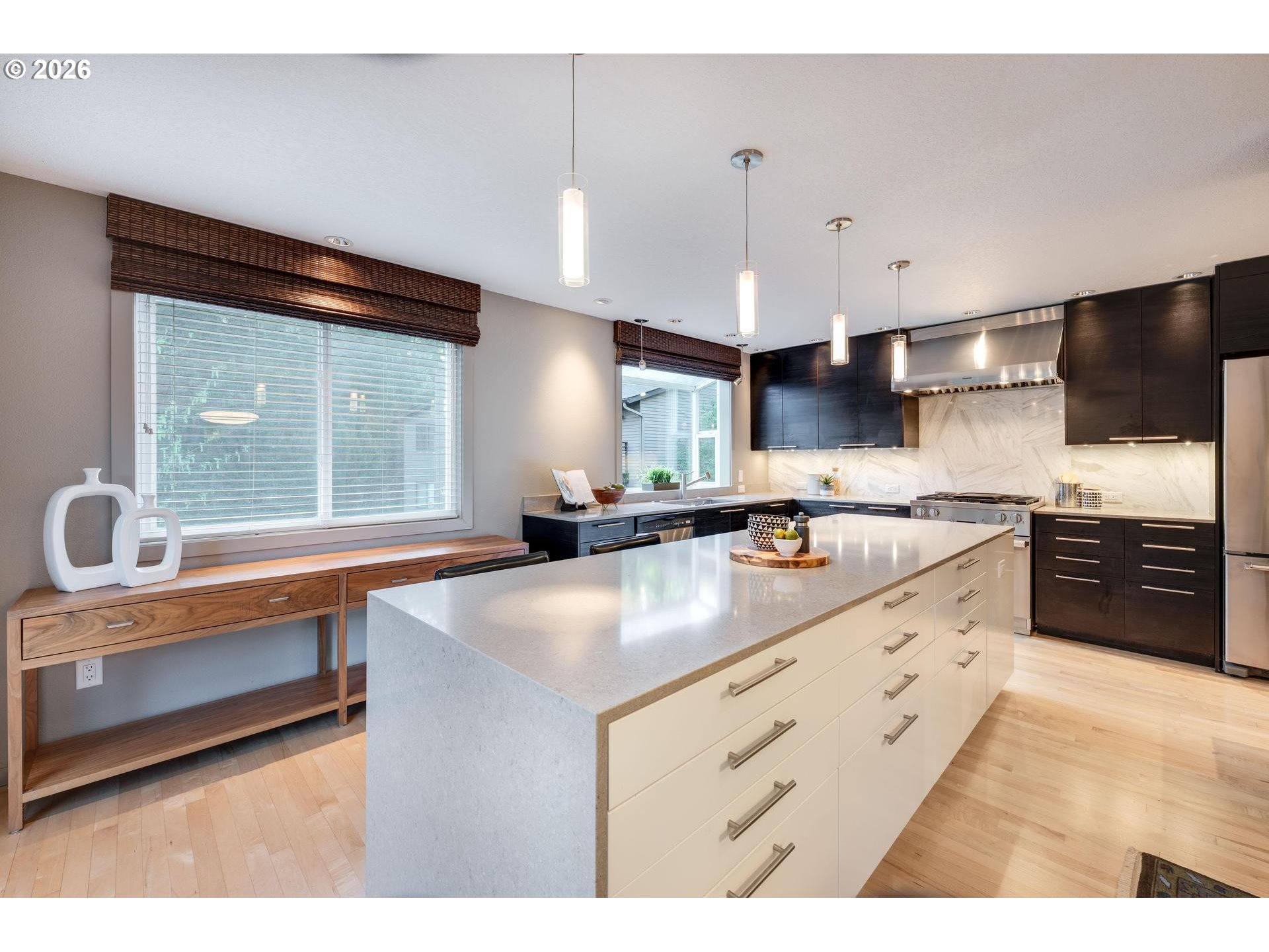 211 NW SEBLAR DR