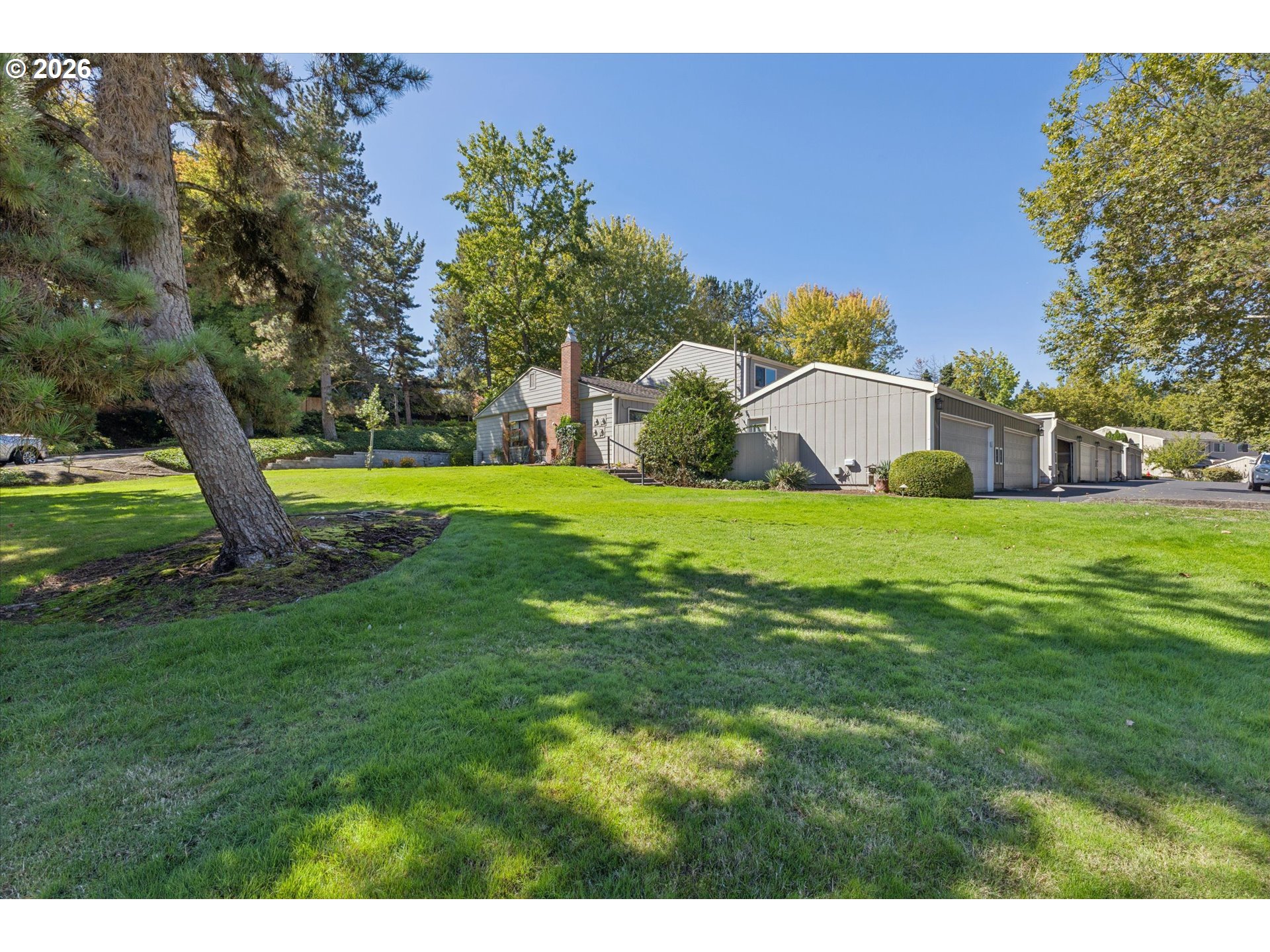1325 BONNIEBRAE DR
