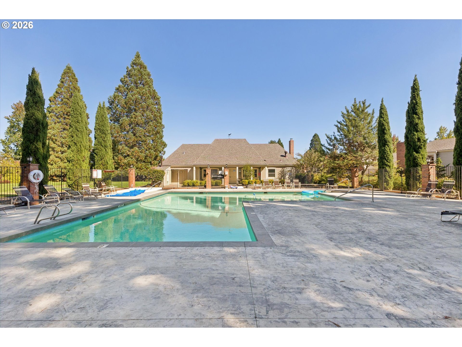 1325 BONNIEBRAE DR