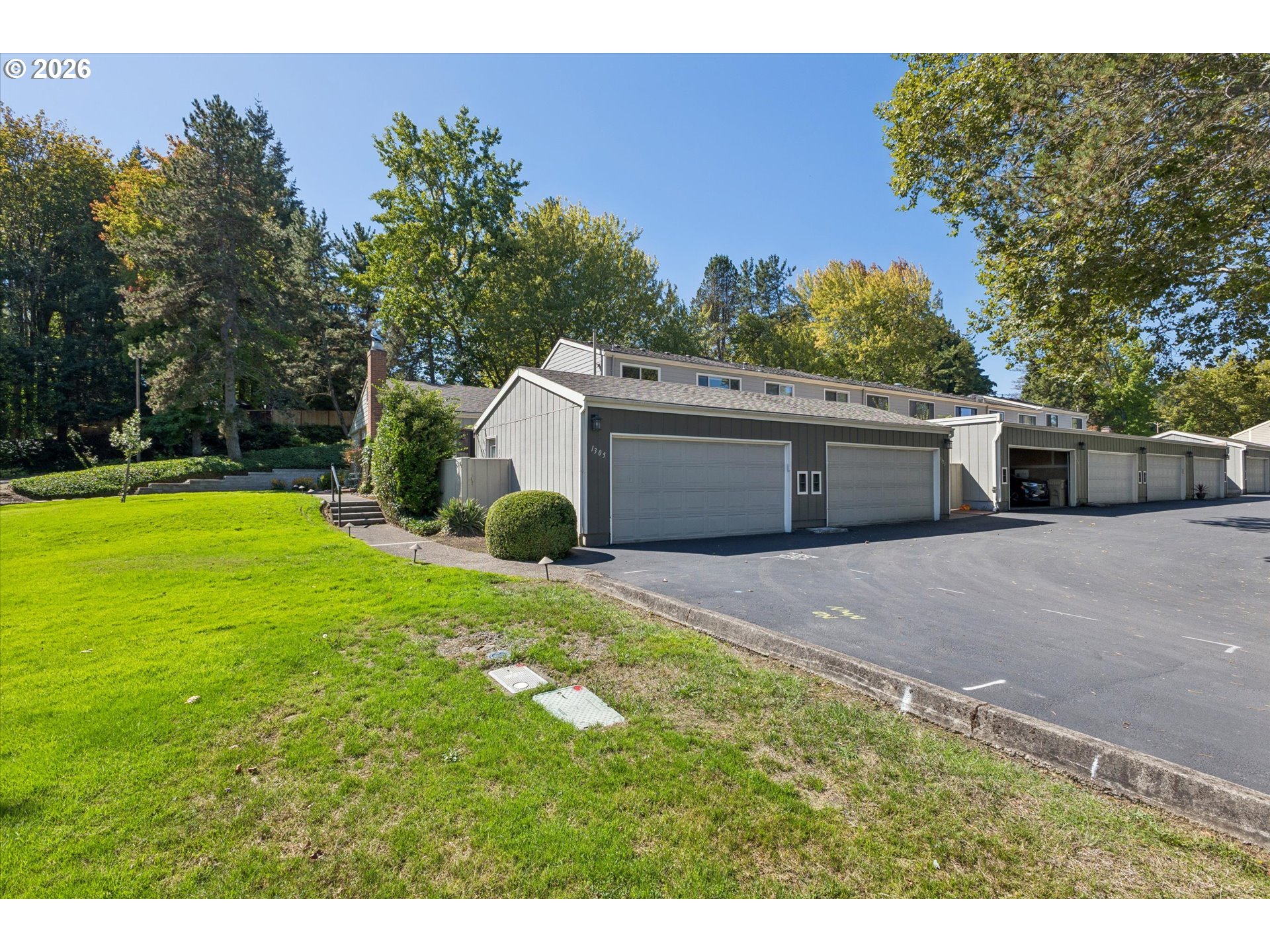 1325 BONNIEBRAE DR