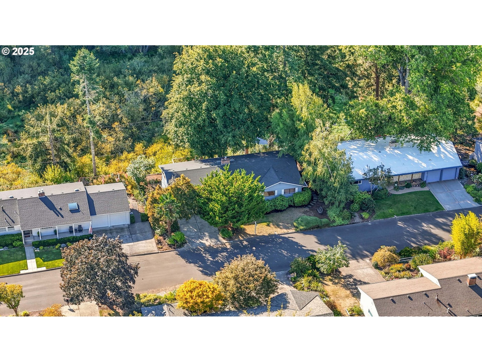 6821 SW RALEIGHWOOD WAY