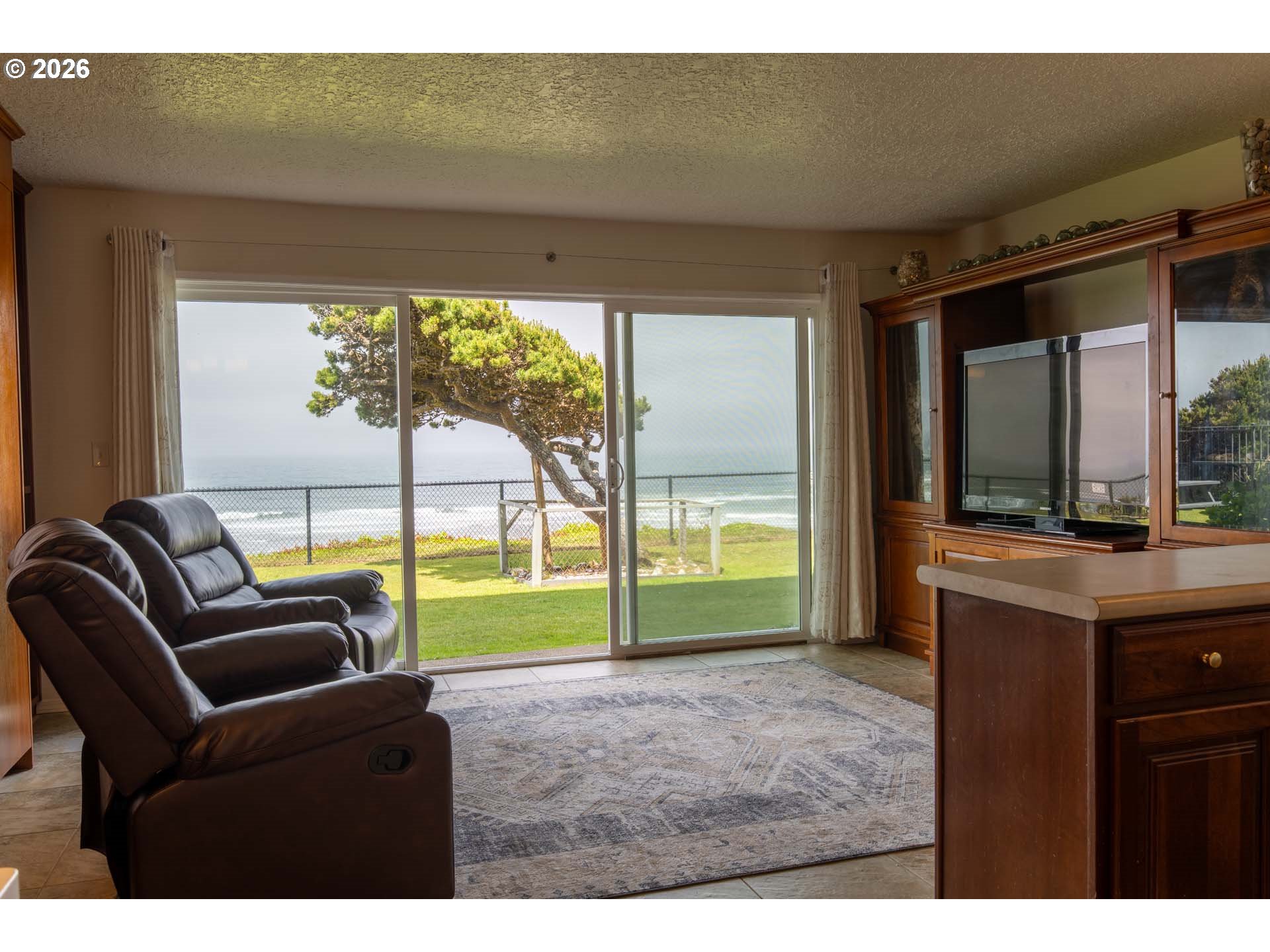 4229 SW BEACH AVE 9