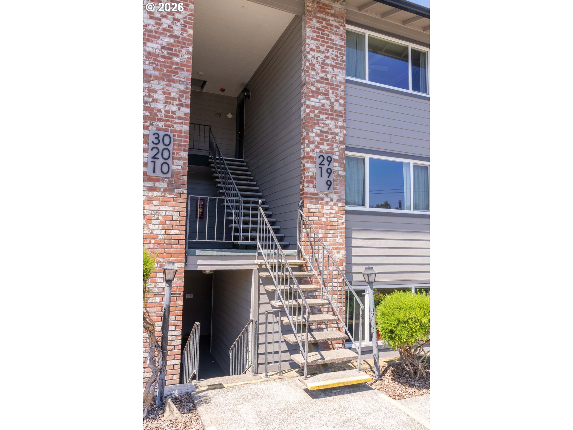 4229 SW BEACH AVE 9