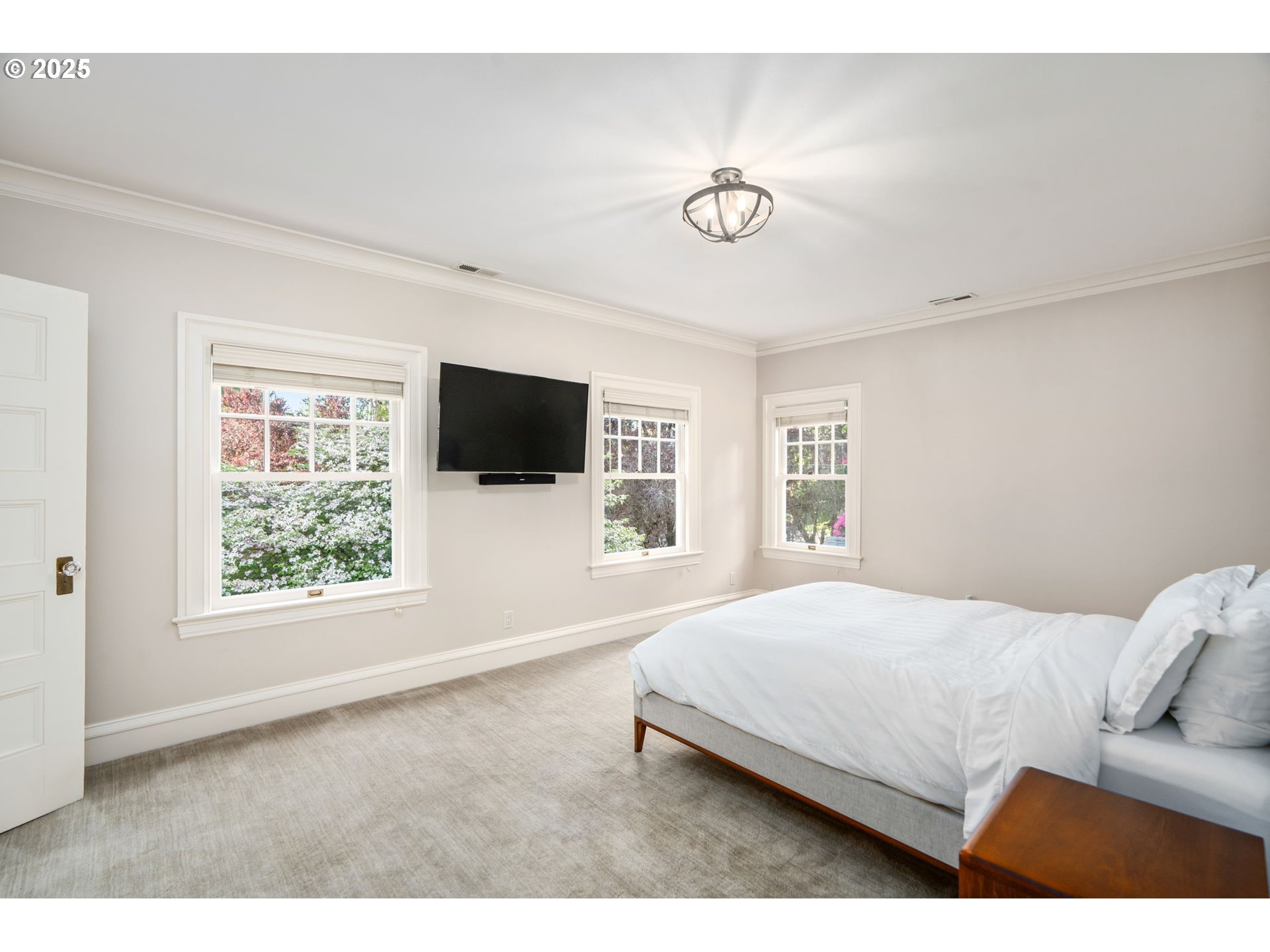 3846 NE GLISAN ST