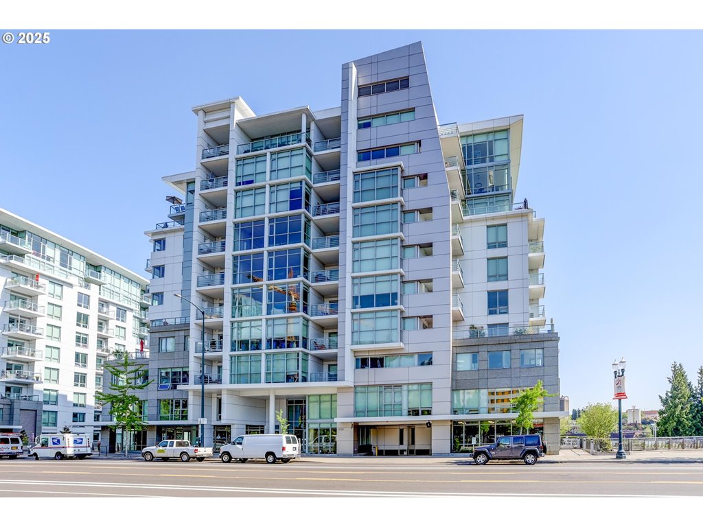 1260 NW NAITO PKWY 607B